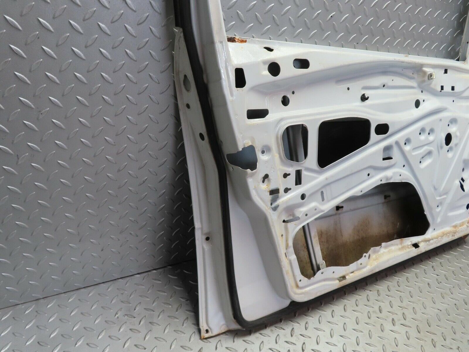 16210 Mercedes-Benz W124 260E Front Left Door