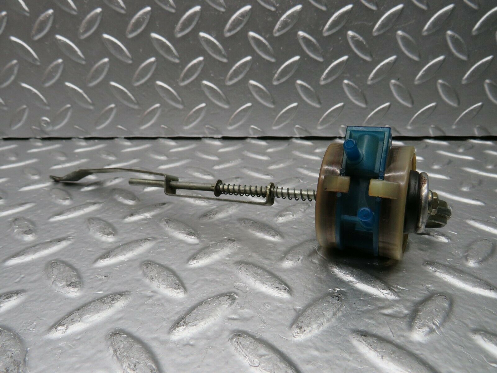 22788 Mercedes-Benz C107 450SLC Coupe Trunk Lock Vacuum Actuator