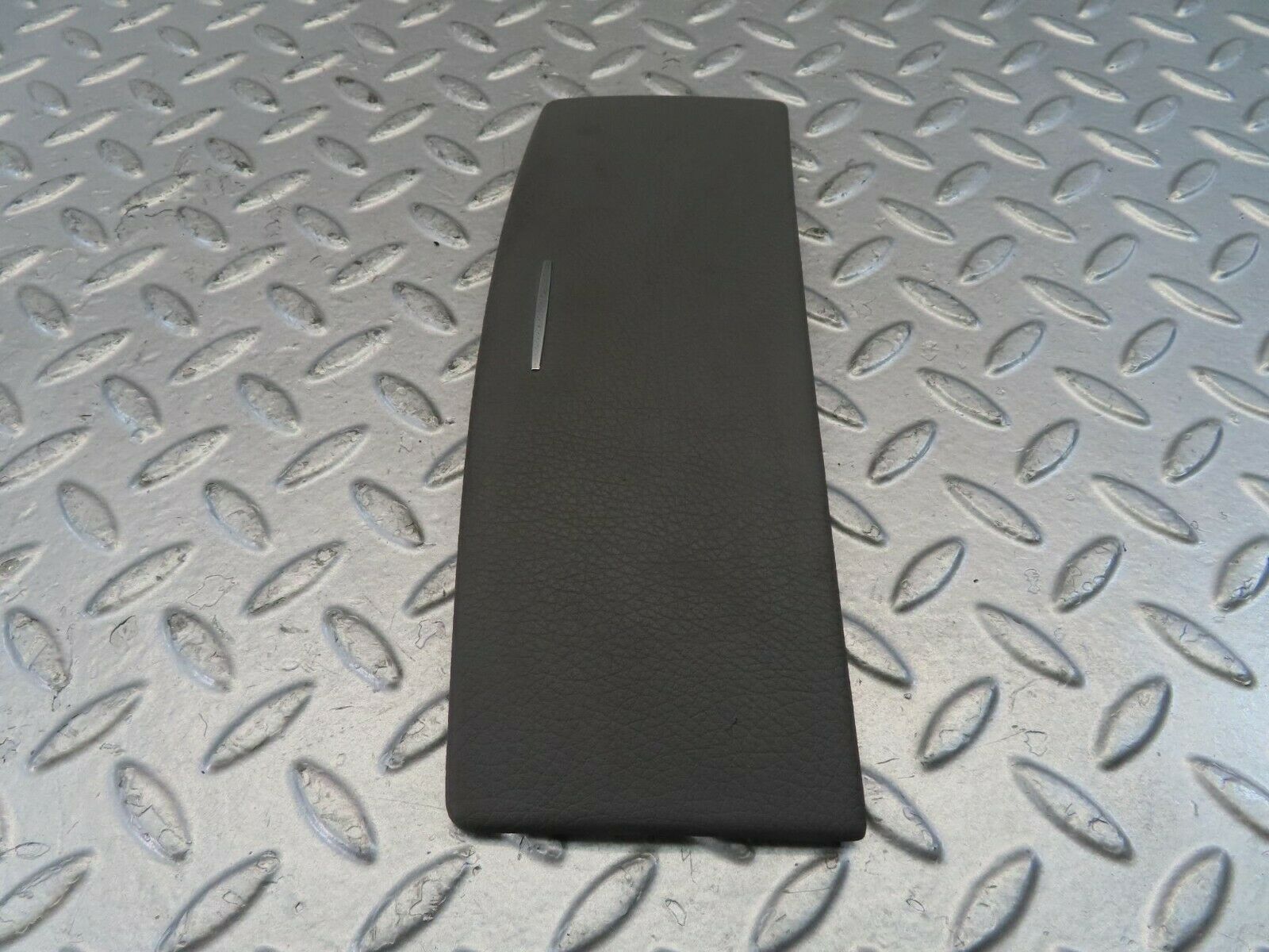 11132 Mercedes-Benz W221 S320 CD Player Cover Panel 2216800378