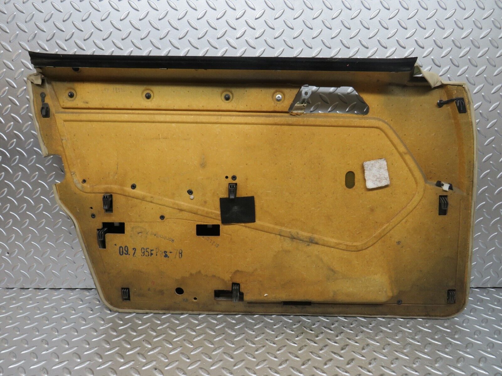 27522 Mercedes-Benz S124 300TE Wagon Front Right Door Card Beige