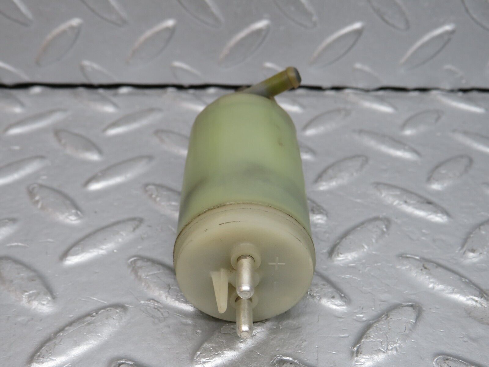 39627 Mercedes-Benz R129 320SL Coupe Windscreen Washer Pump