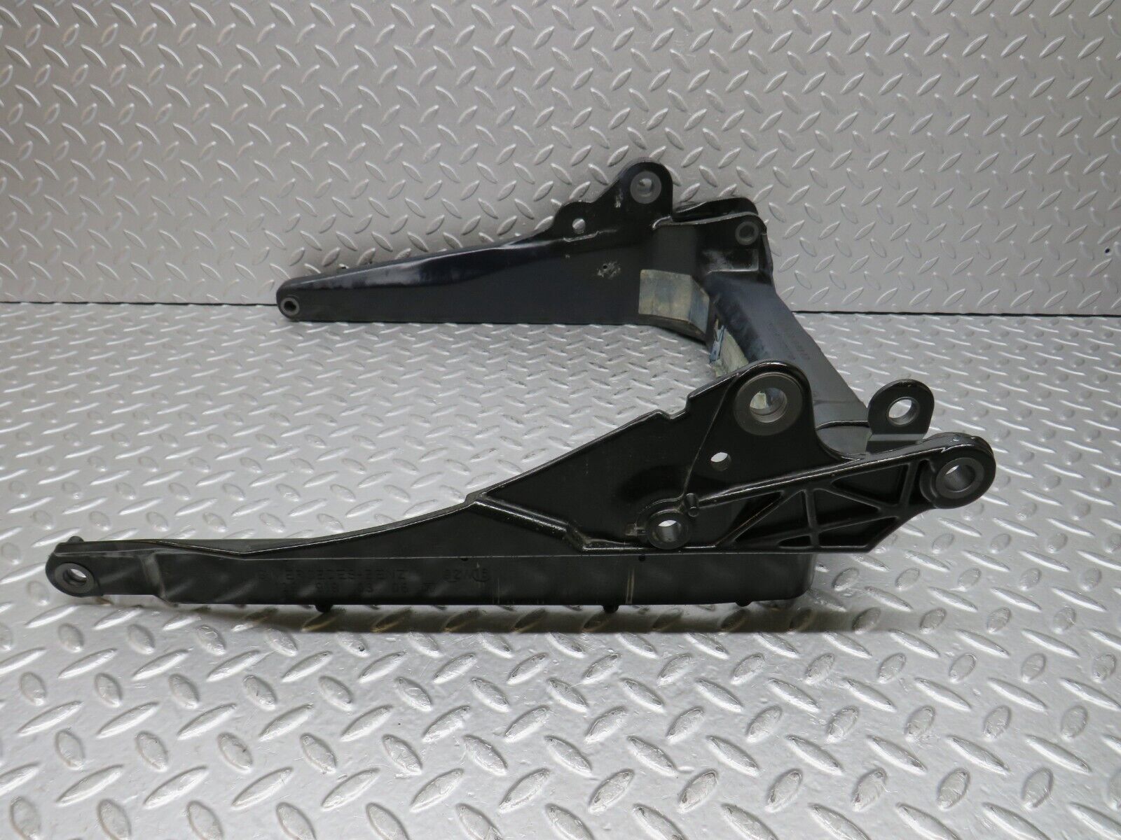 36811 Mercedes-Benz R129 300SL-24 Front Right Seat Base 1299190106 1299190306