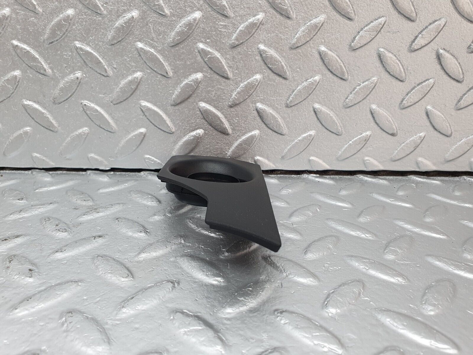 41561 Mercedes-Benz W124 200E Ignition Switch Cover Surround 1246800965 1246800165