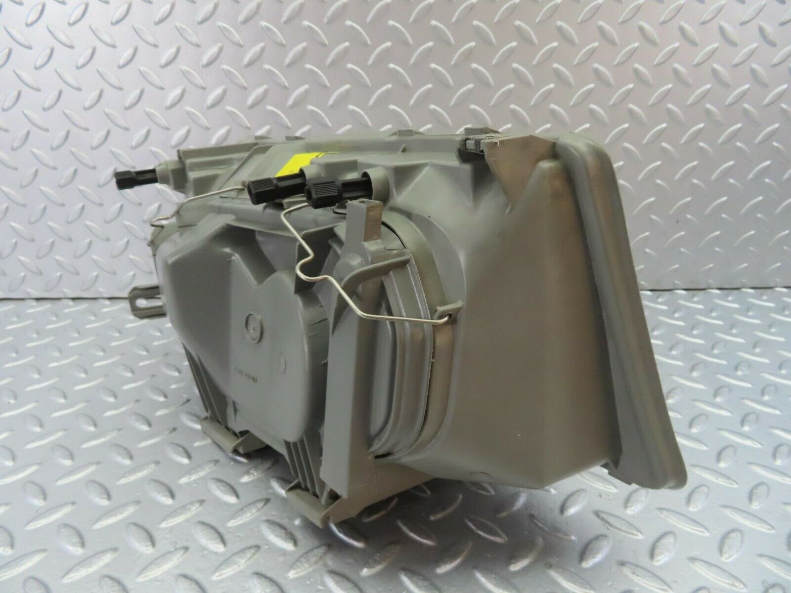 10506 Mercedes-Benz W201 190E Headlight Bosch Left Side 0301067725