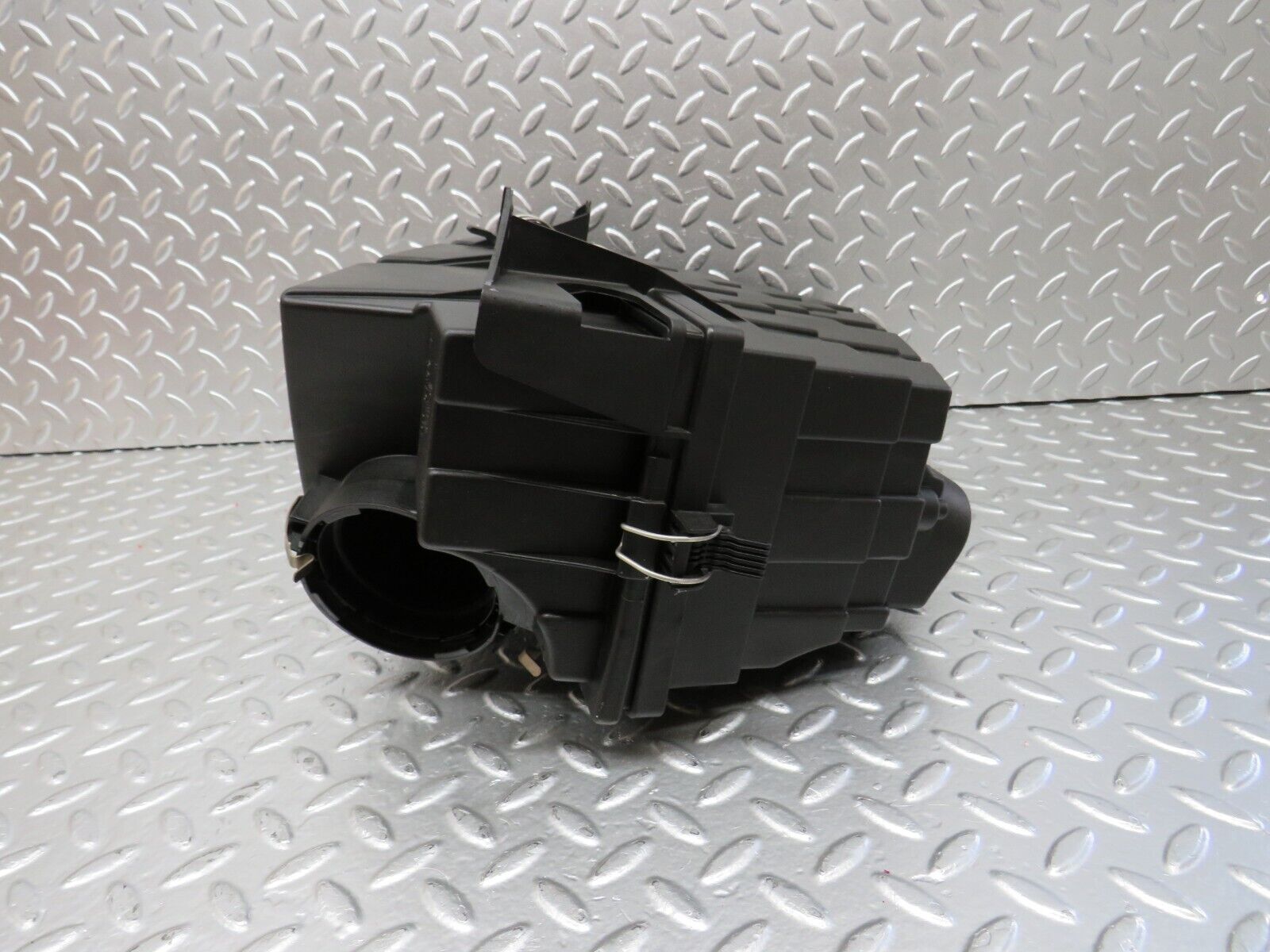 24723 Mercedes-Benz W140 S320 Air Filter Box Housing 1040900401