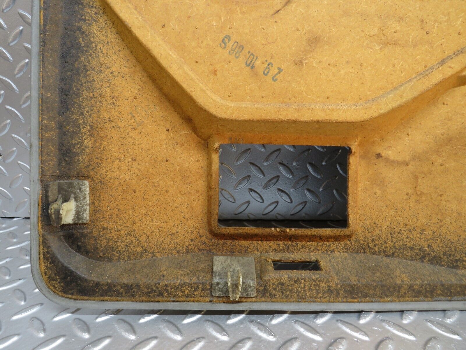 32342 Mercedes-Benz S124 300TE Wagon Rear Left Door Card Grey