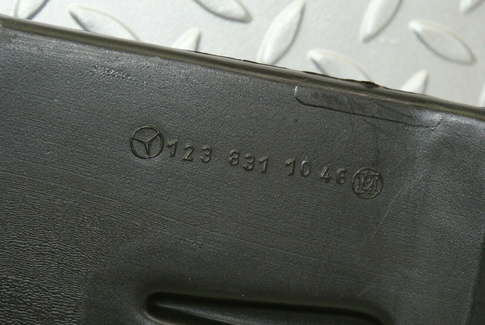 2903 Mercedes-Benz C123 280CE Coupe Heating Air Duct Right Side 1238311046