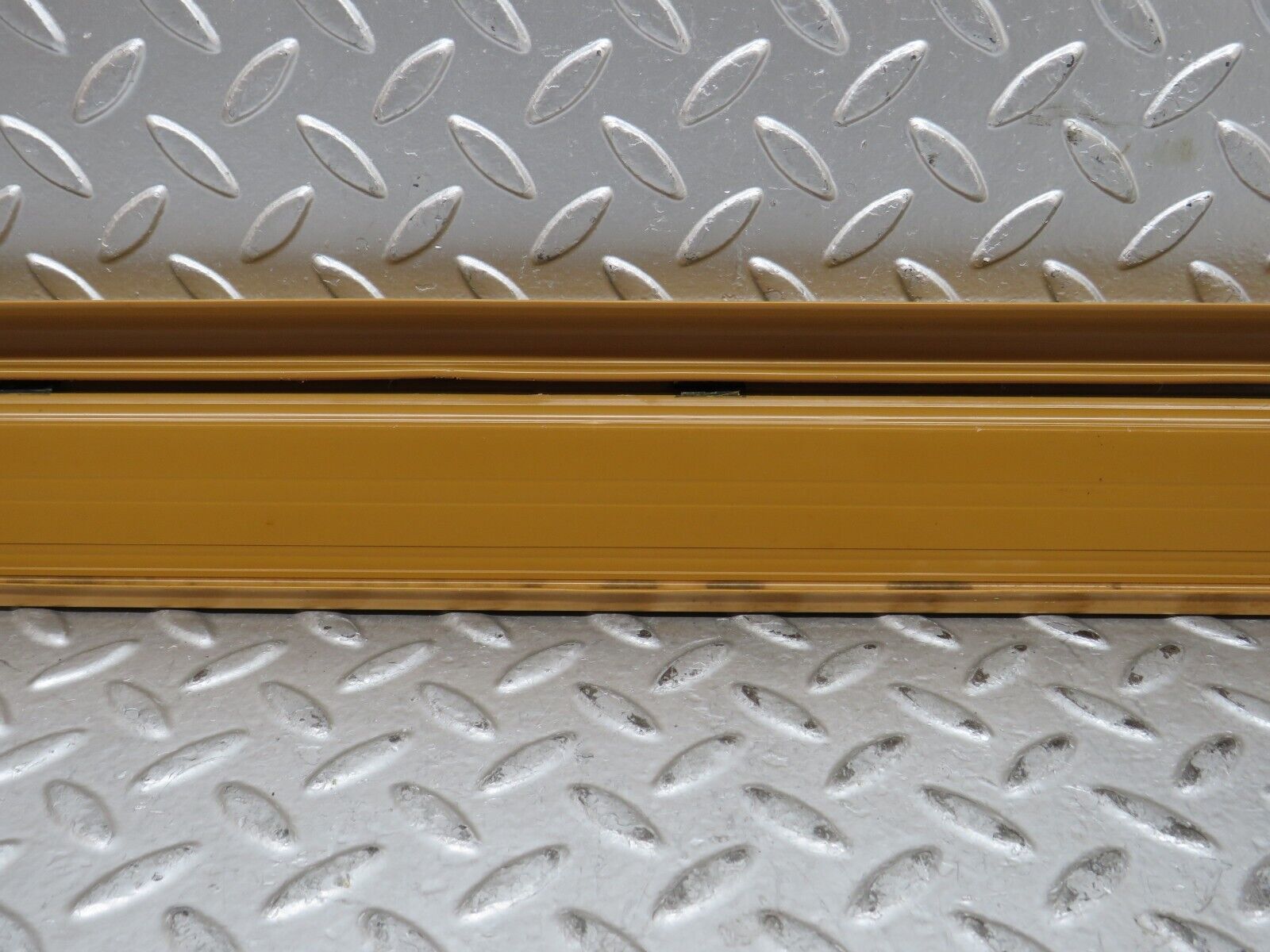 28556 Mercedes-Benz W123 230E Rear Right Door Sill Trim Palomino