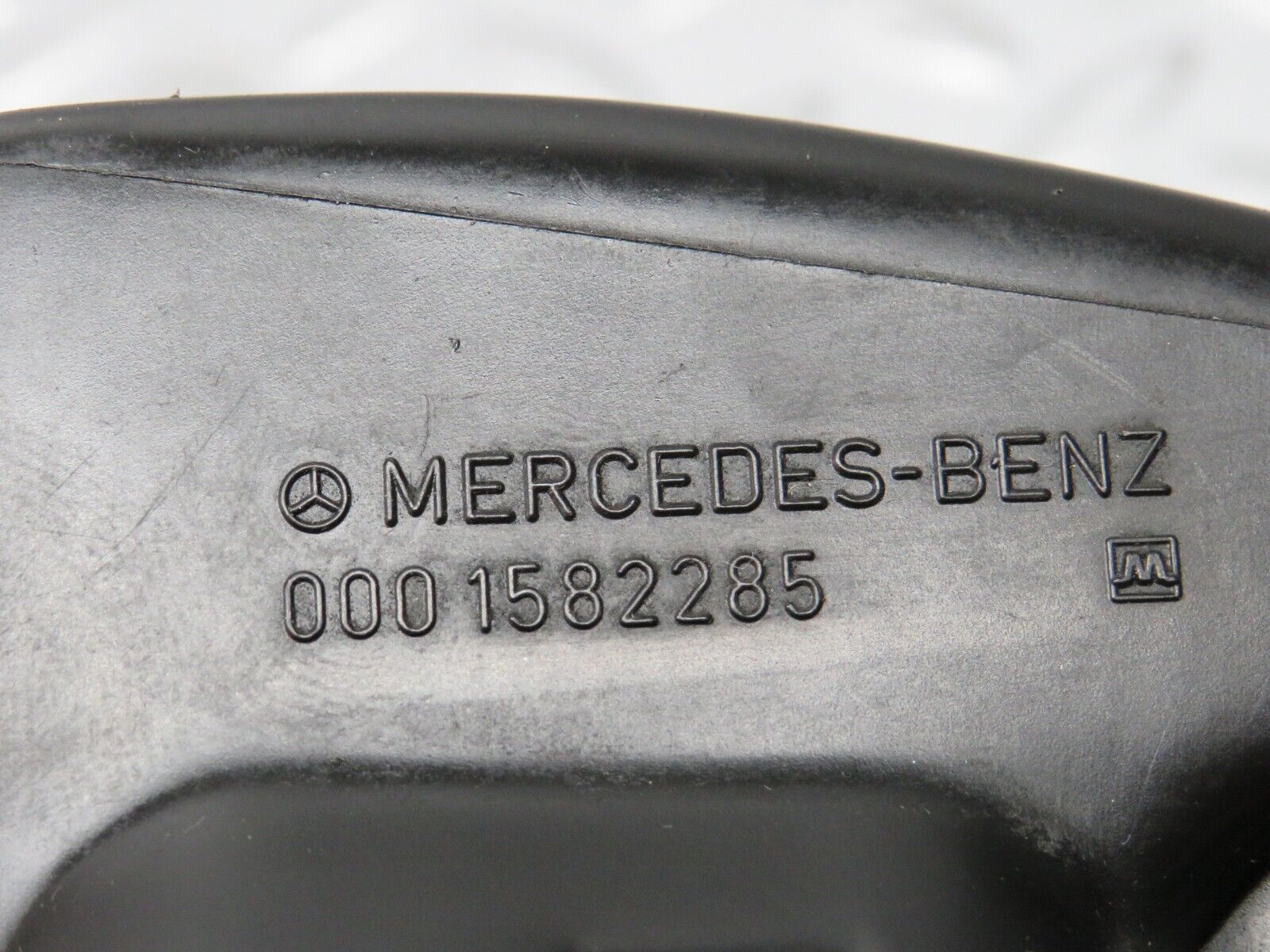 31625 Mercedes-Benz W201 190LE 1.8L Ignition Coil Cover Cap 0001582285