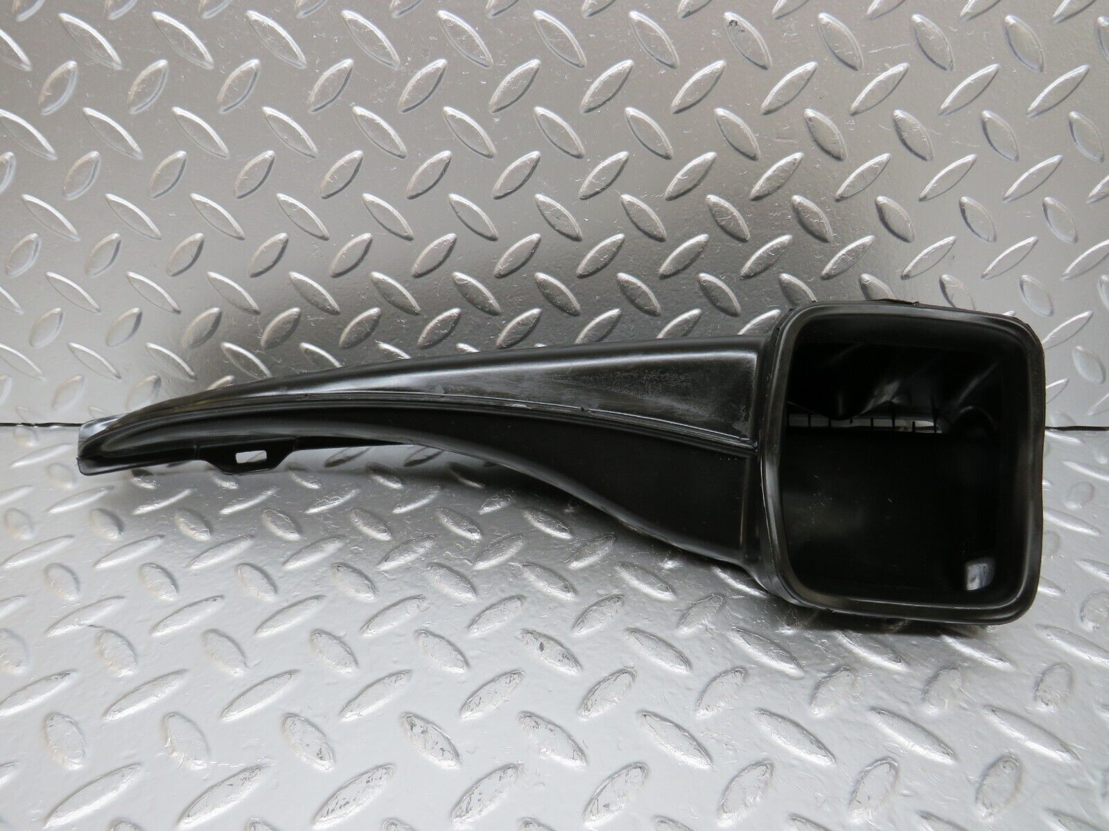 25569 Mercedes-Benz W123 200 Air Duct Vent Left And Right Side 1238300119