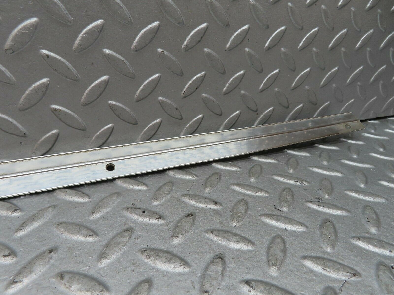 17890 Mercedes-Benz W116 450SEL Roof Chrome Moulding Trim Left Side