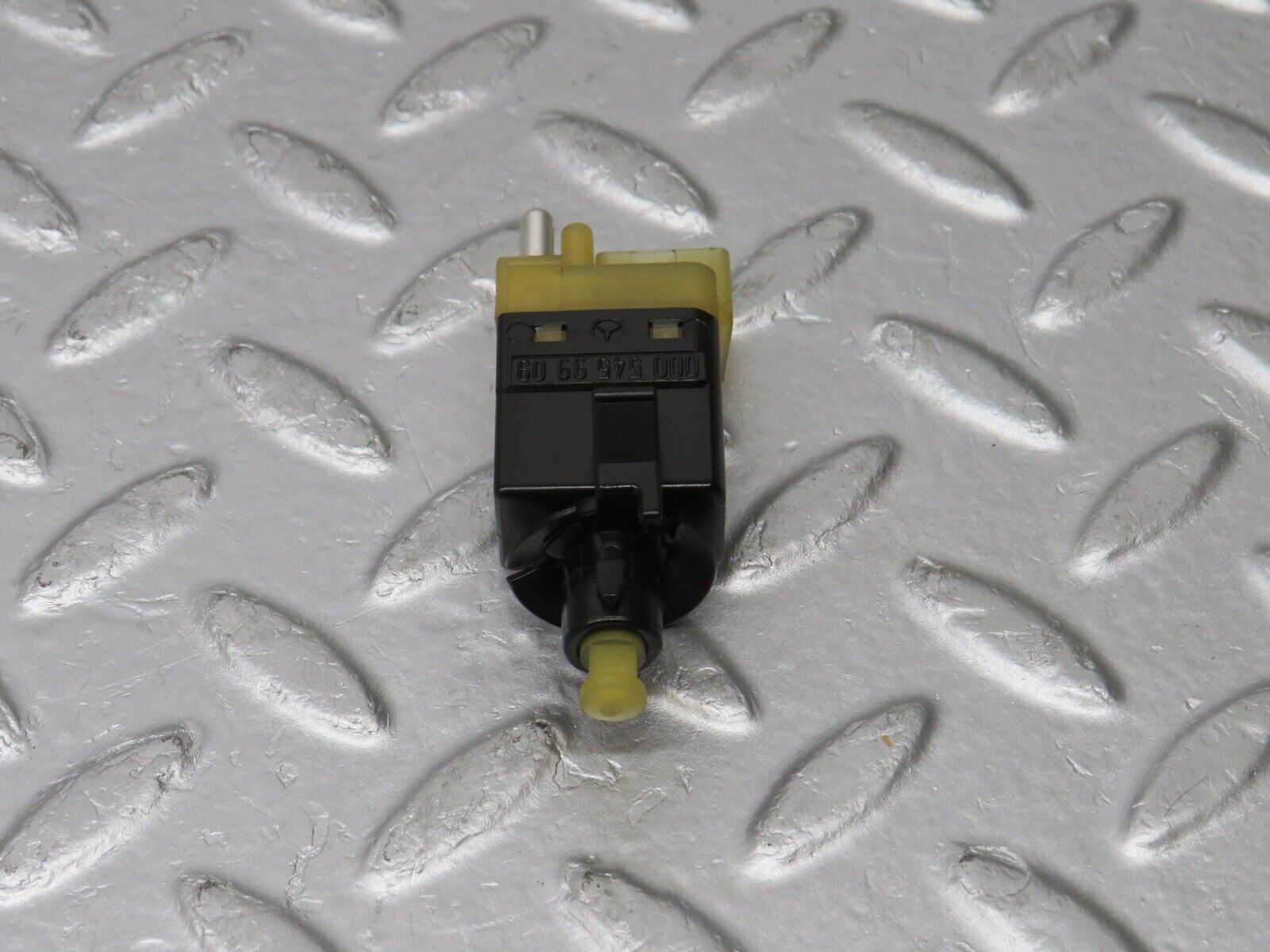 38399 Mercedes-Benz R129 280SL Coupe Brake Light Switch 0005459909 03880905