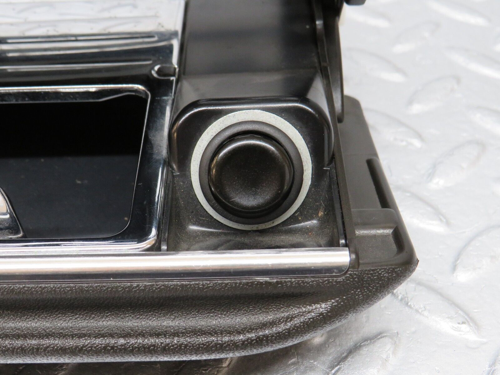 36532 Mercedes-Benz W201 190E 2.0L Centre Console Ashtray Black