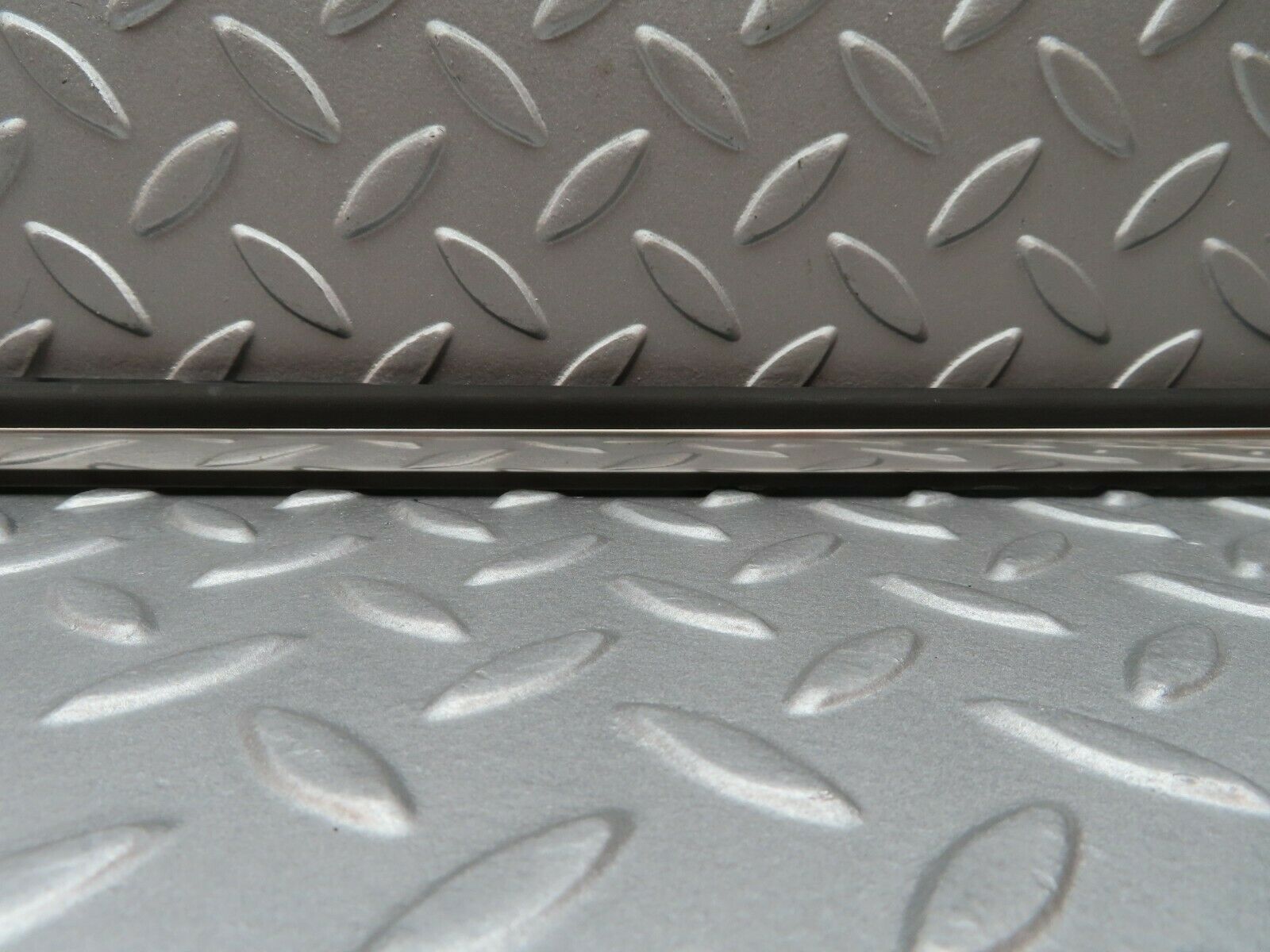 3694 Mercedes-Benz S123 200T Wagon Centre Door Chrome Trim Front Left