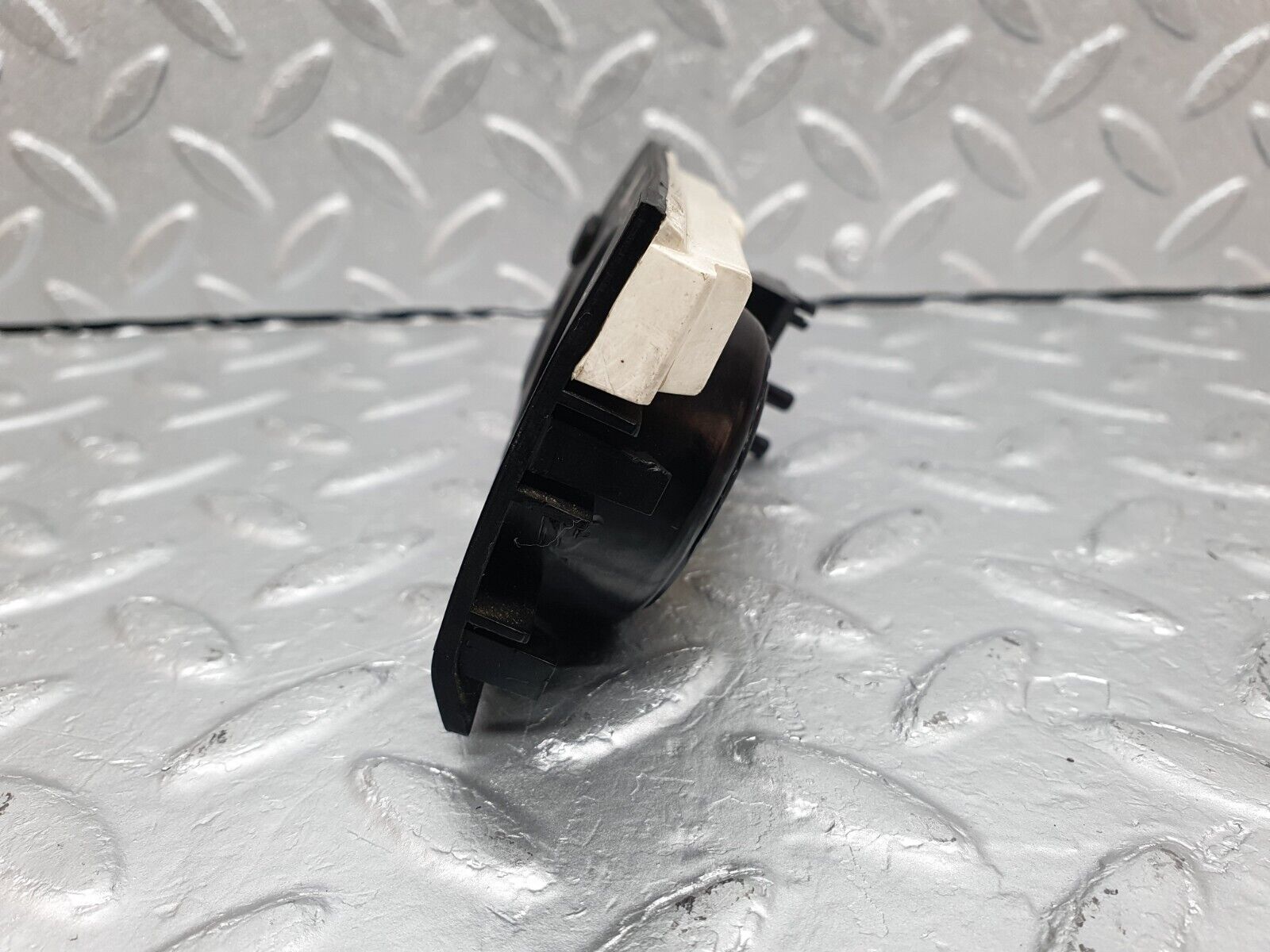 40922 Mercedes-Benz W126 300SE Headlight Switch Surround & Switch 1268000073