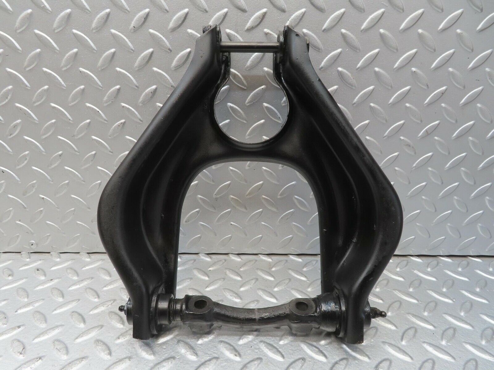 13428 Mercedes-Benz W111 220S Front Left Upper Control Arm