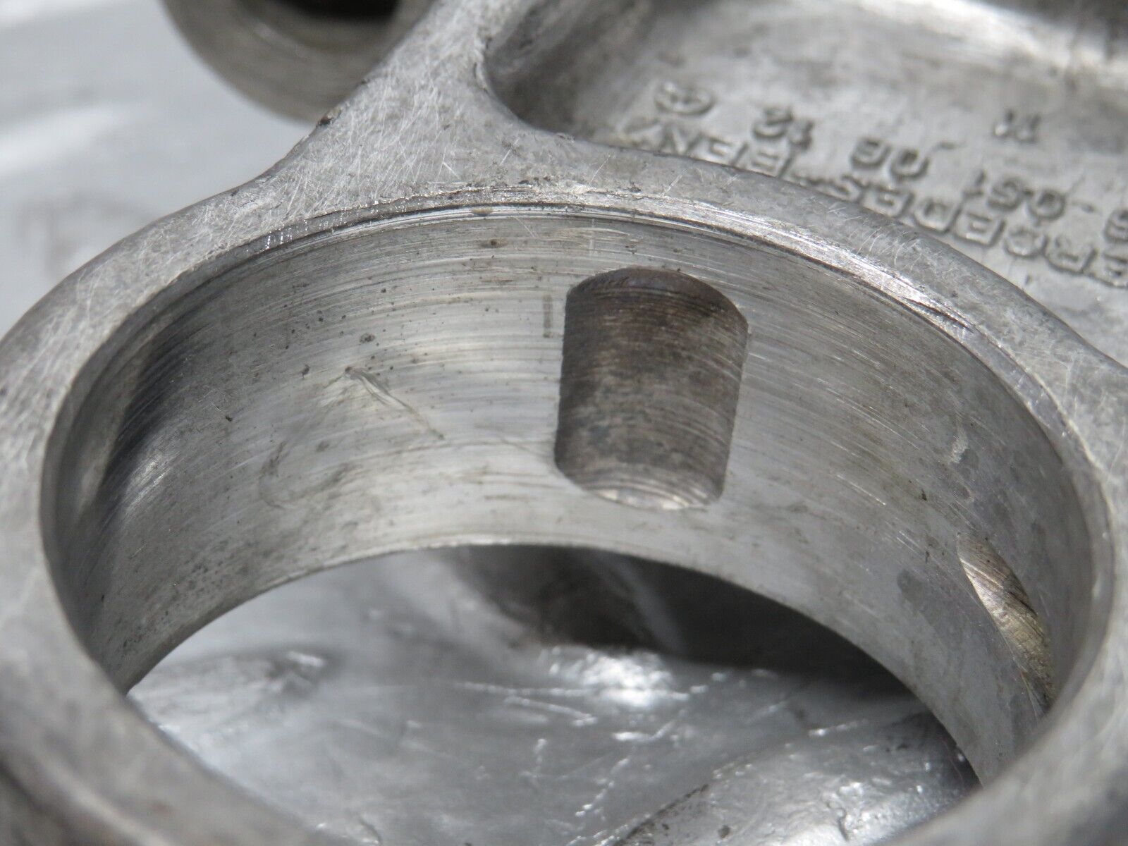 31064 Mercedes-Benz W123 200D Camshaft Tower Bearing Set 6160510612 6160510710