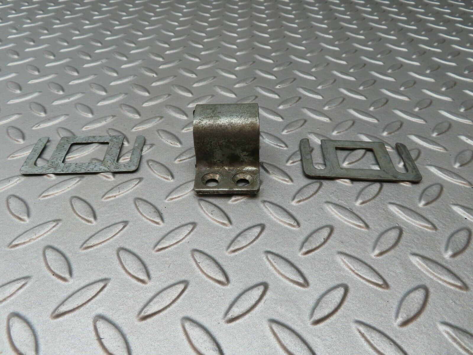 4489 Mercedes-Benz W123 230E Door Lock Latch Left Side