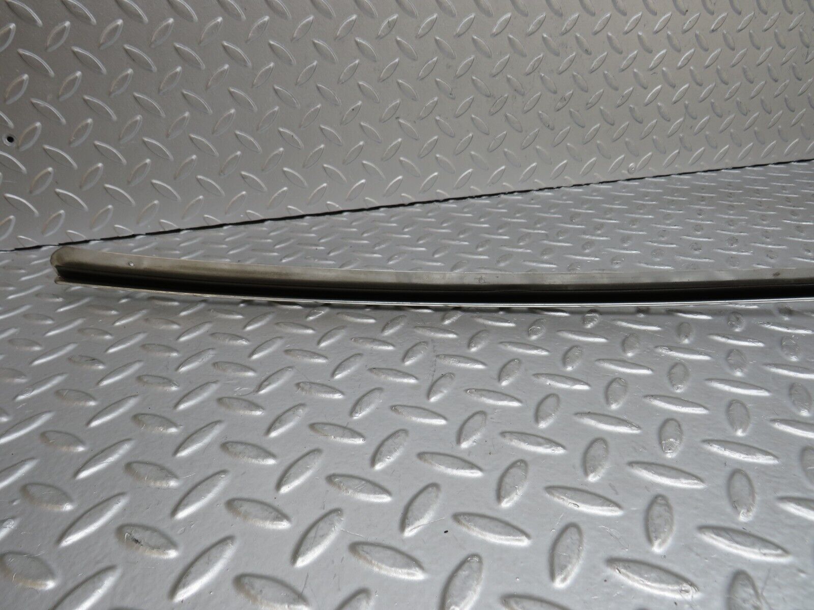 36325 Mercedes-Benz W126 420SE Roof Chrome Trim Left Side