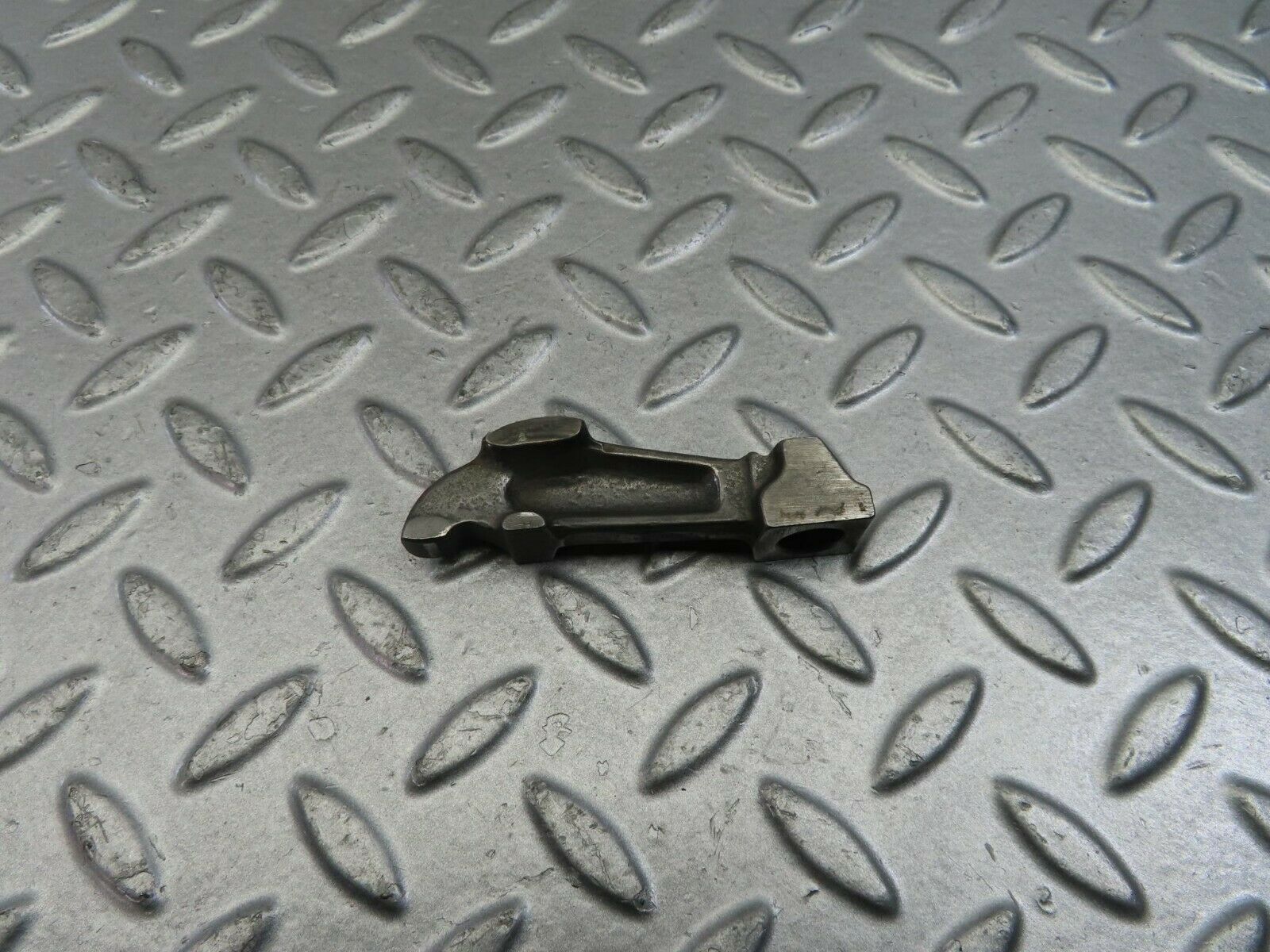 9138 Mercedes-Benz W108 Valve Rocker Arm With Retaining Spring