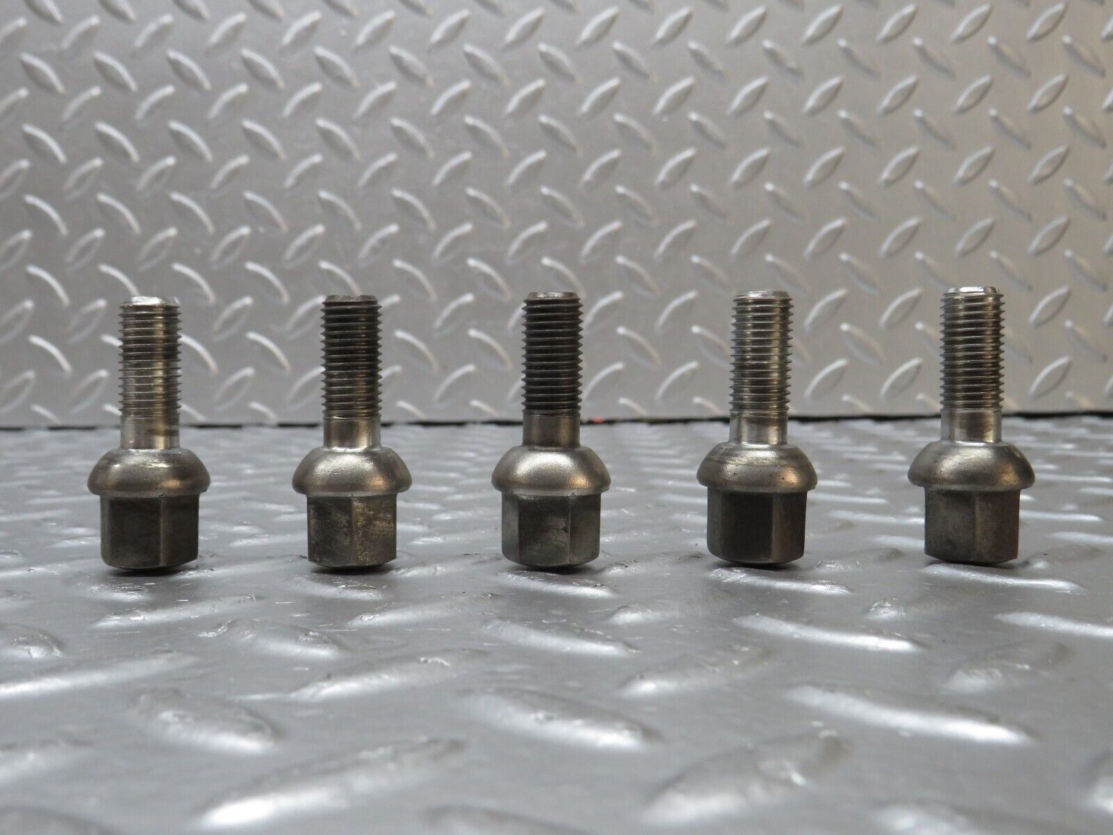 32231 Mercedes-Benz 5x Alloy Wheel Lug Bolt M12x1.5