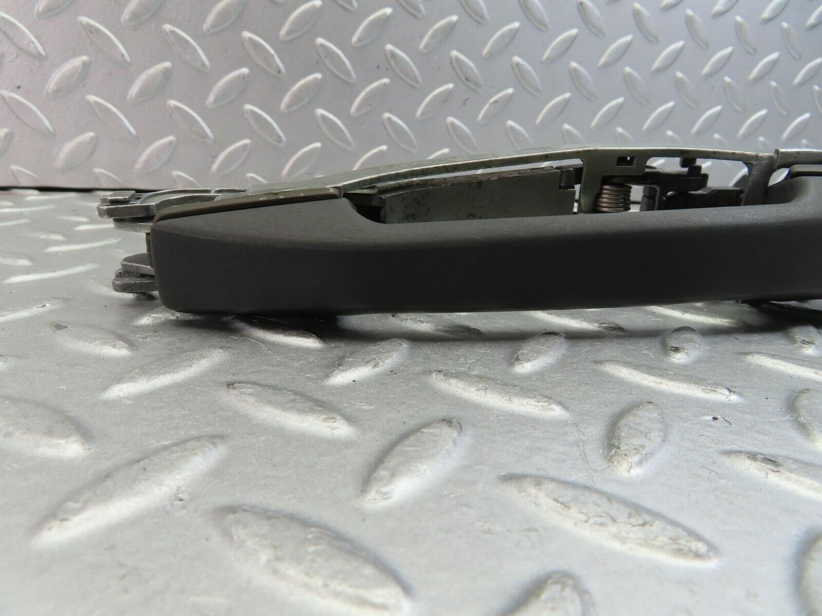 9381 Mercedes-Benz C124 300CE Coupe Left Door Handle No Key