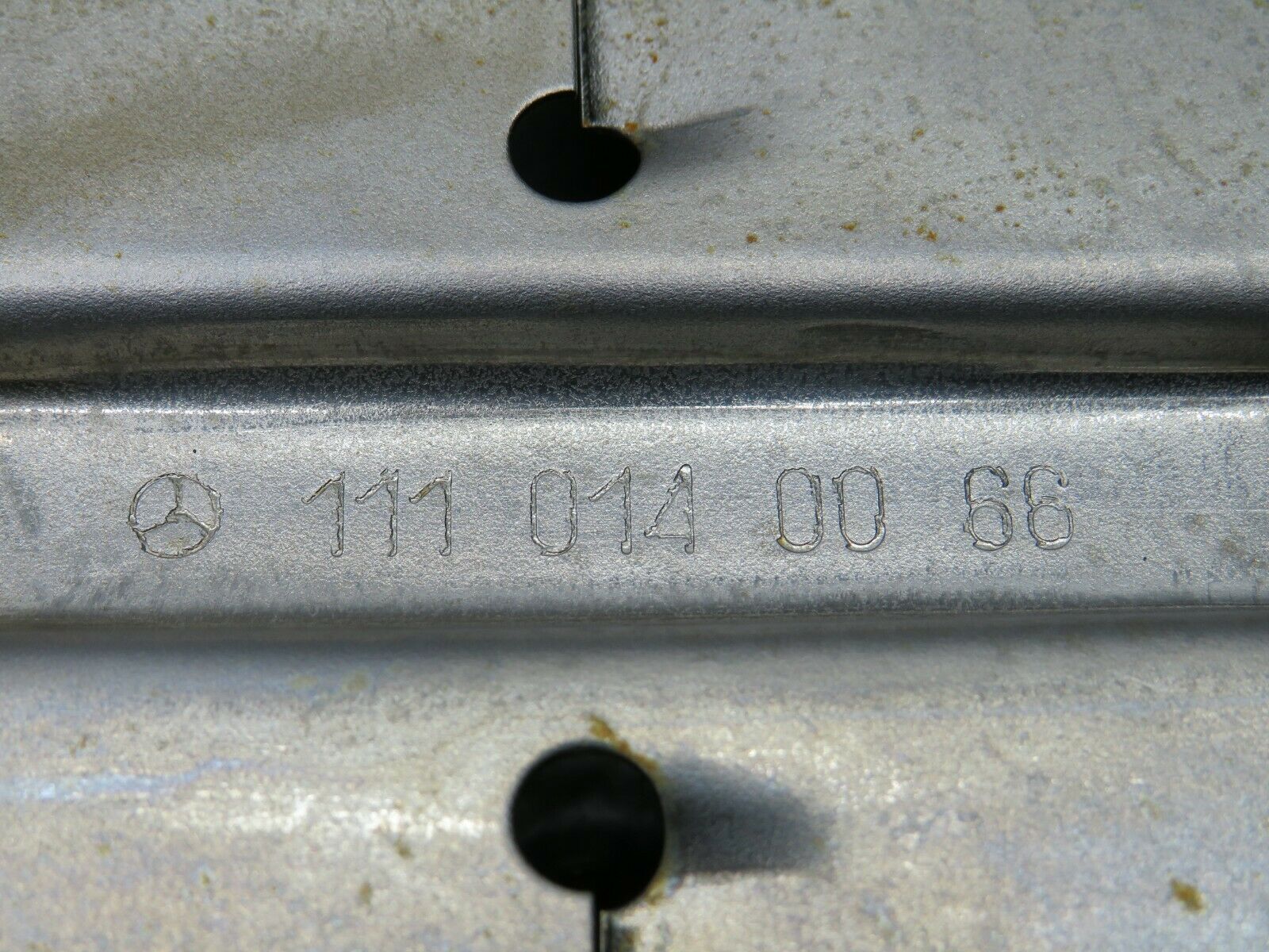 22505 Mercedes-Benz C124 E220 Coupe Baffle Plate 1110140066