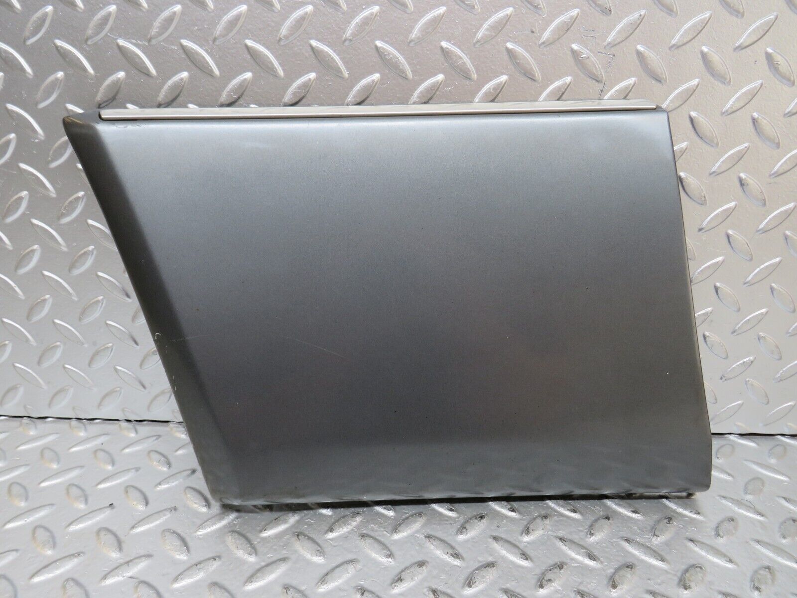 26399 Mercedes-Benz C124 220CE Front Left Fender Wing Moulding Trim 1246903540