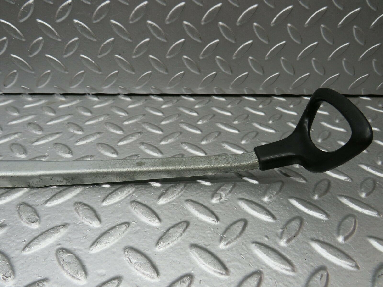 24180 Mercedes-Benz W123 280E Front Right Seat Sliding Adjust Handle