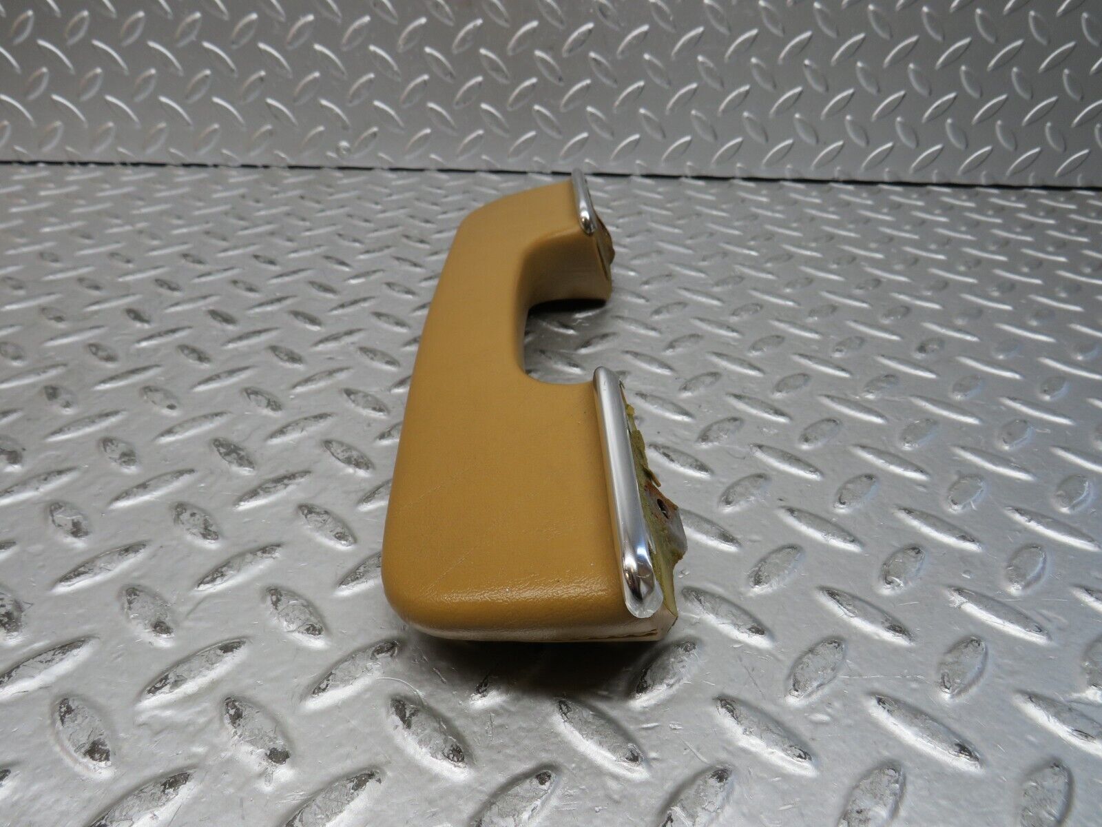 28604 Mercedes-Benz W123 230E Left Interior Door Handle Palomino 1239701901