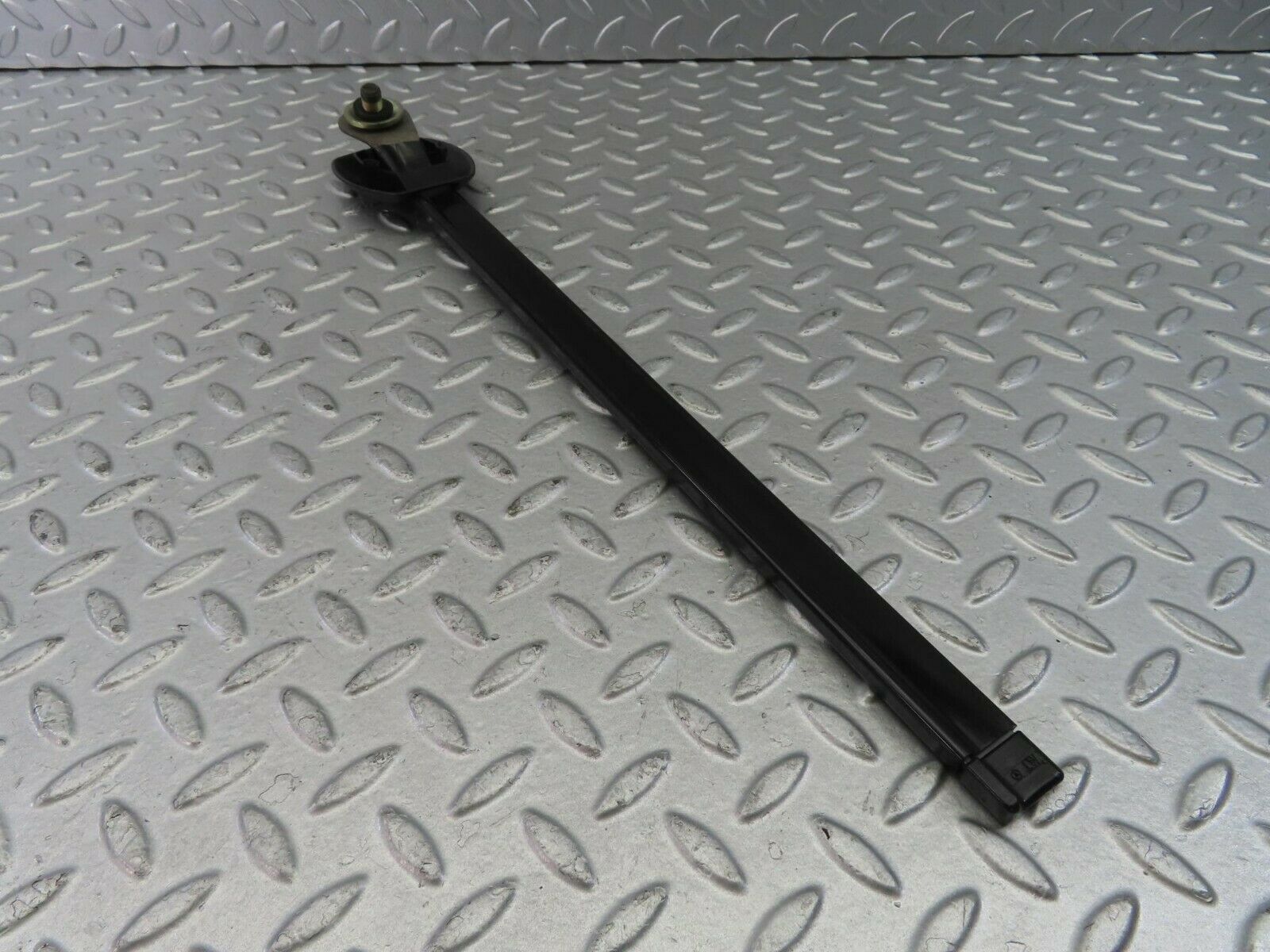 10369 Mercedes-Benz W201 190E Right Seat Belt Runner With Cover