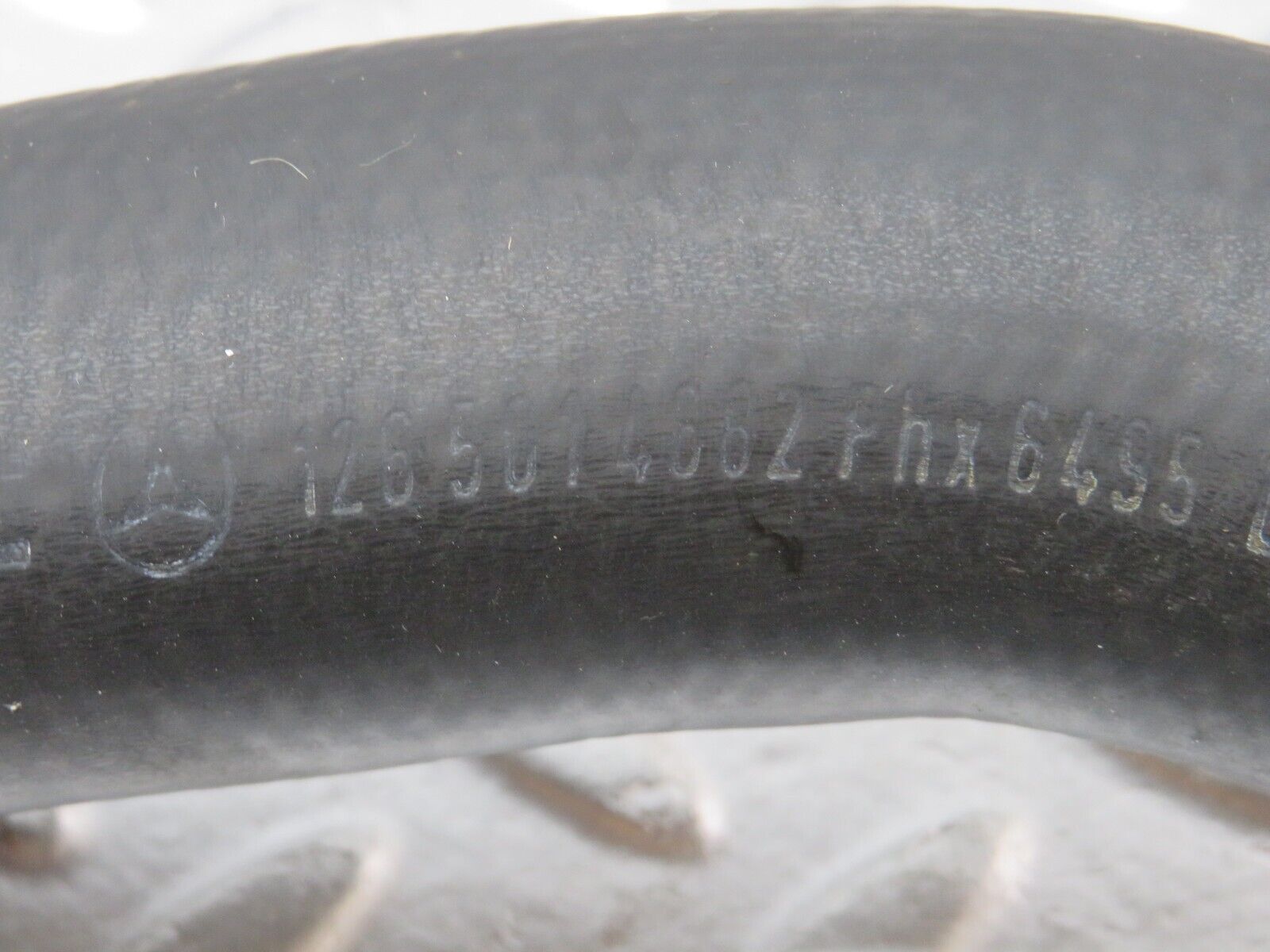 36284 Mercedes-Benz W126 420SE Radiator Hose Pipe 1265014782 1265014682