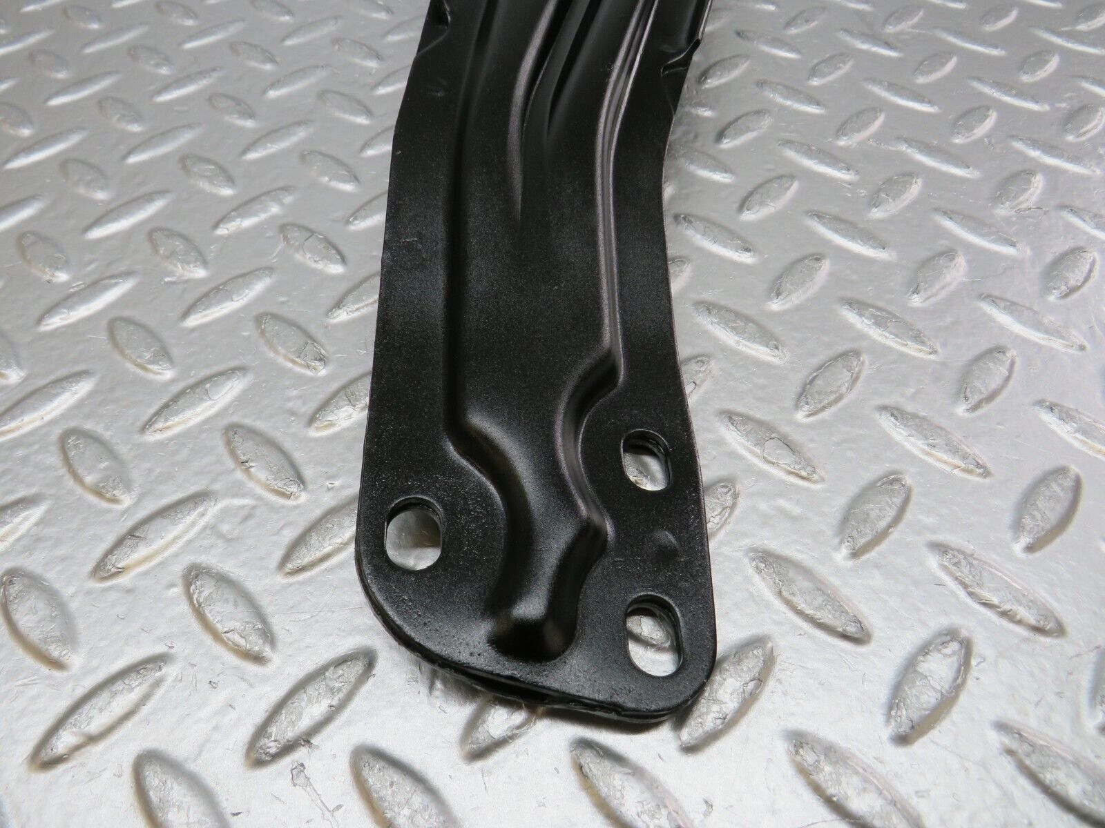 34650 Mercedes-Benz C126 380SEC Coupe Gearbox Mount Bracket