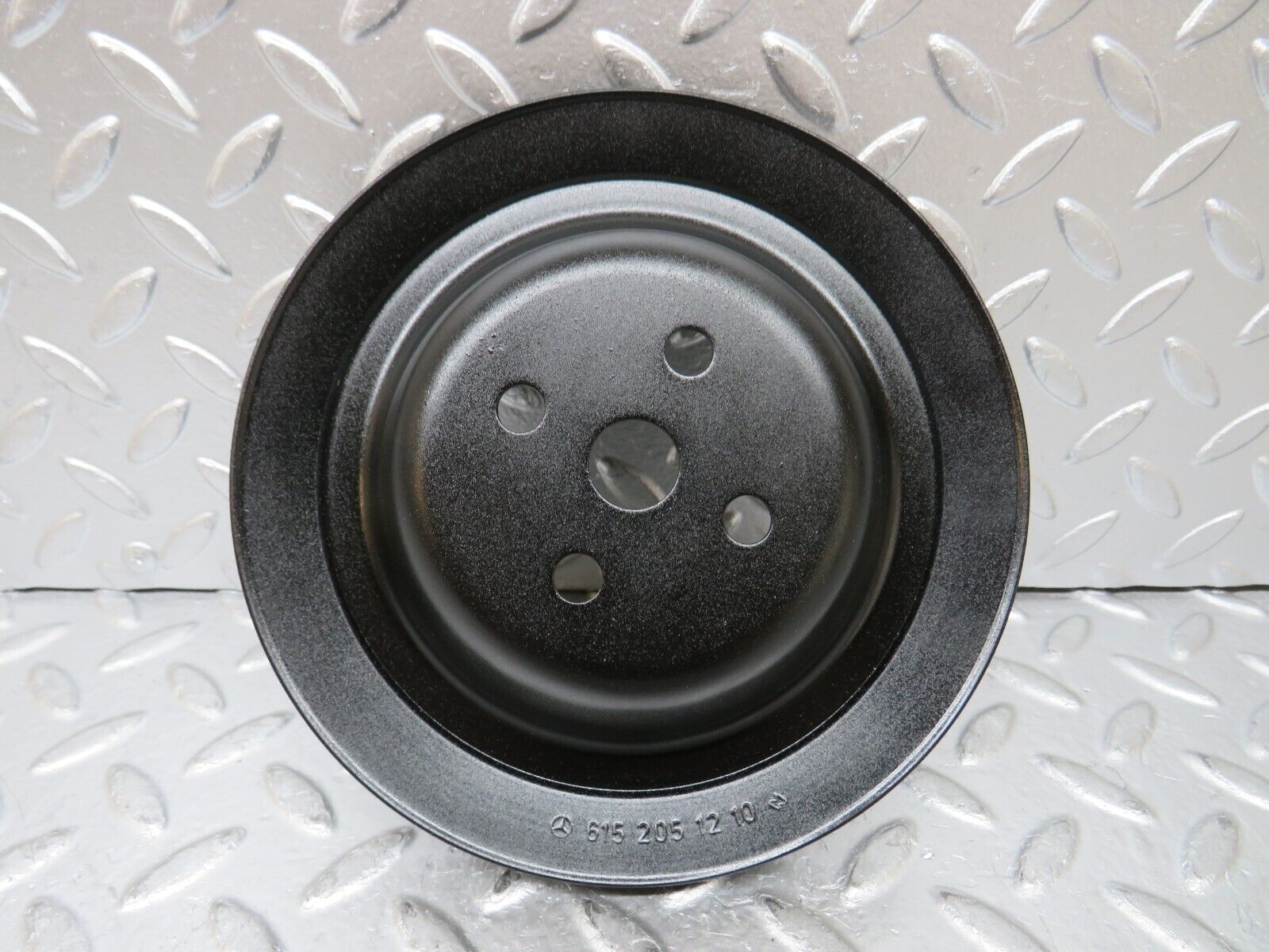 26853 Mercedes-Benz W123 240D Water Pump Pulley 6152051210