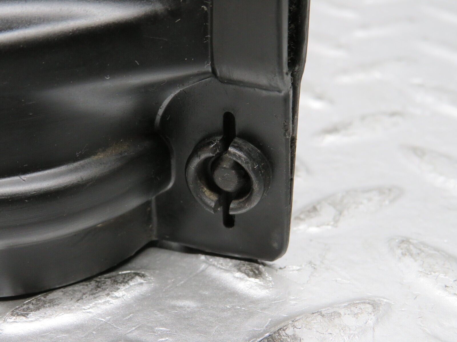 32048 Mercedes-Benz W123 230E Ignition Coil Protective Cap 0001581785