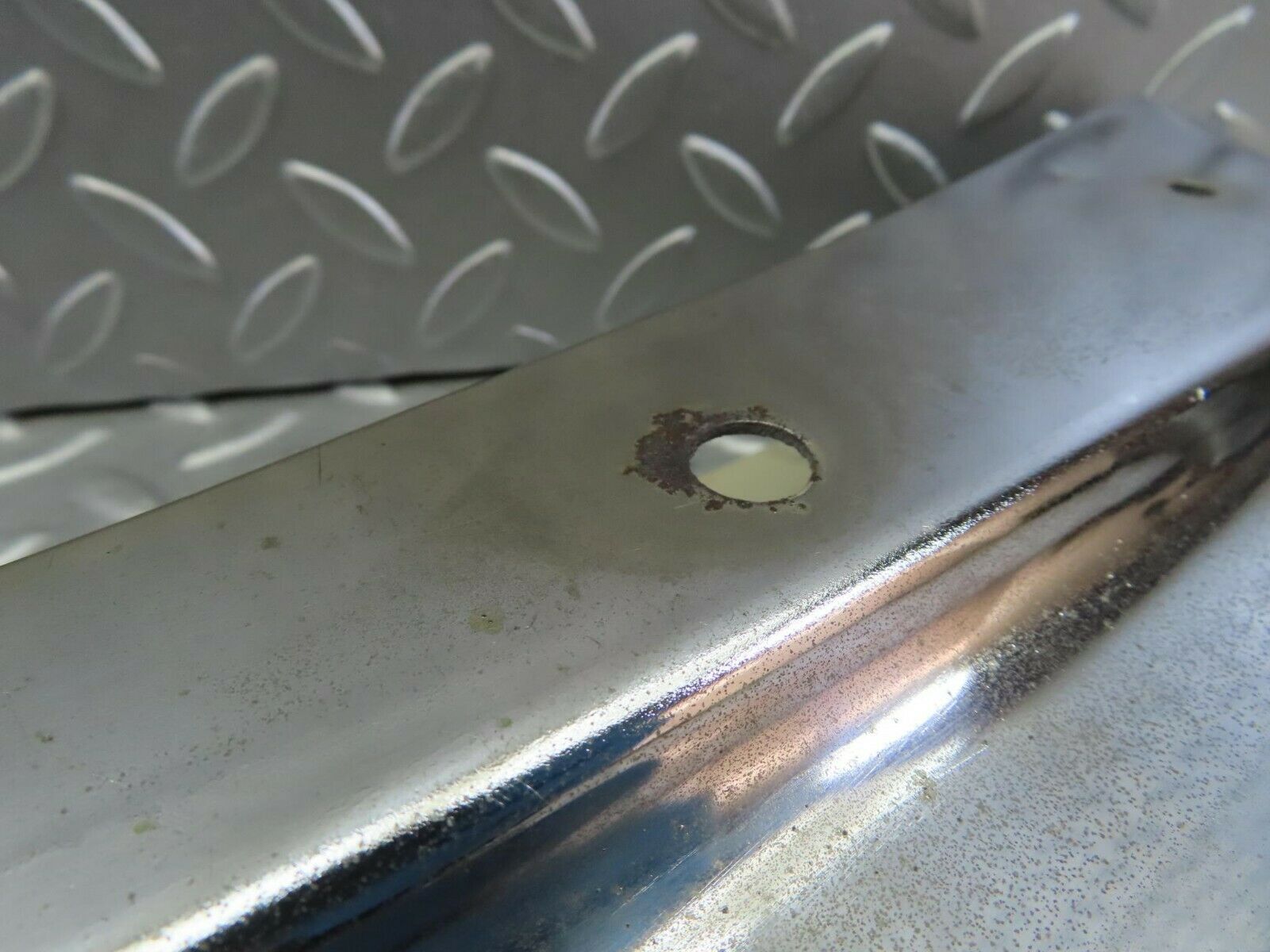 10615 Mercedes-Benz W108 Front Left Upper Bumper Corner