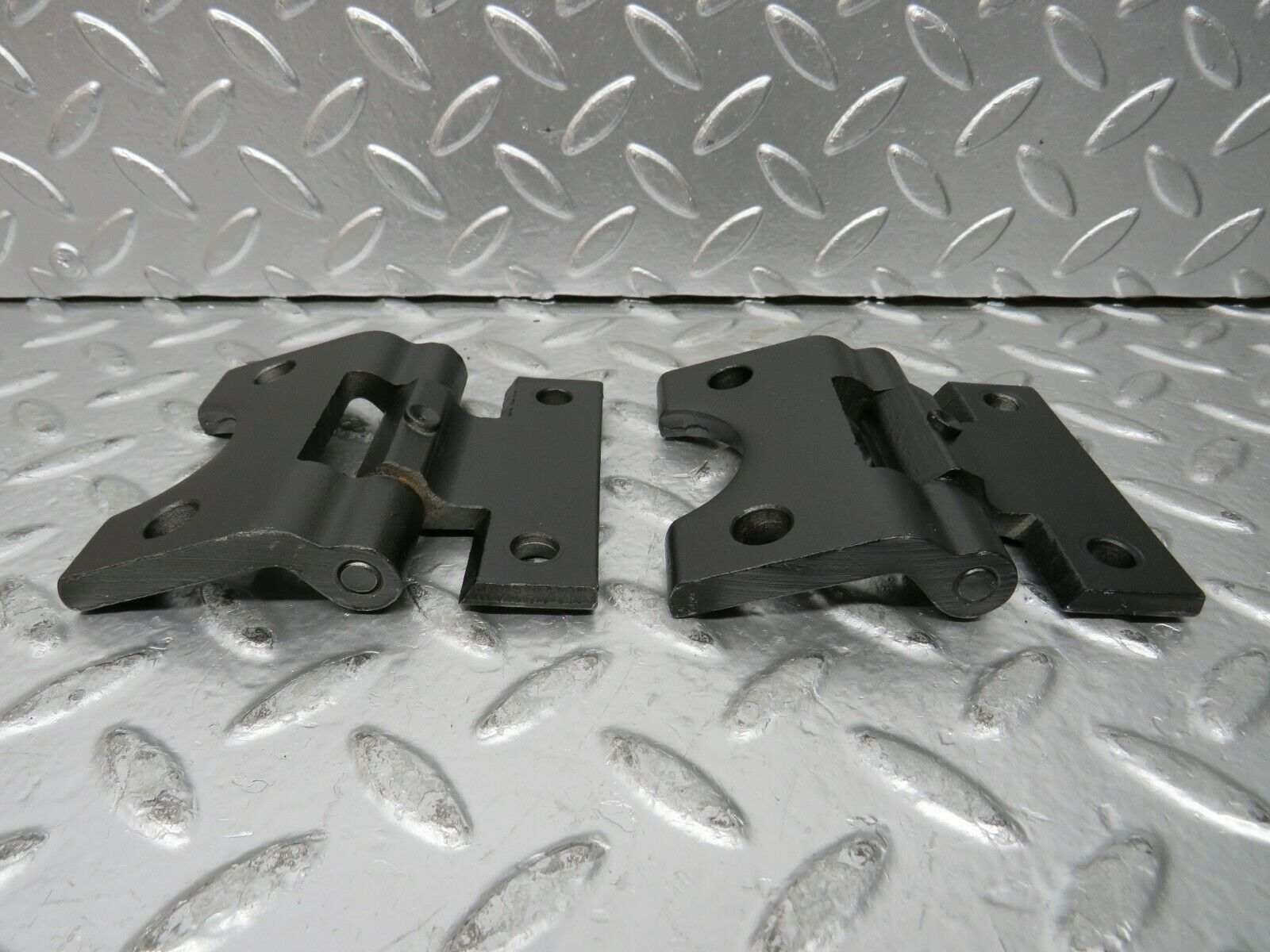 23376 Mercedes-Benz W116 350SE Right Door Hinges Pair