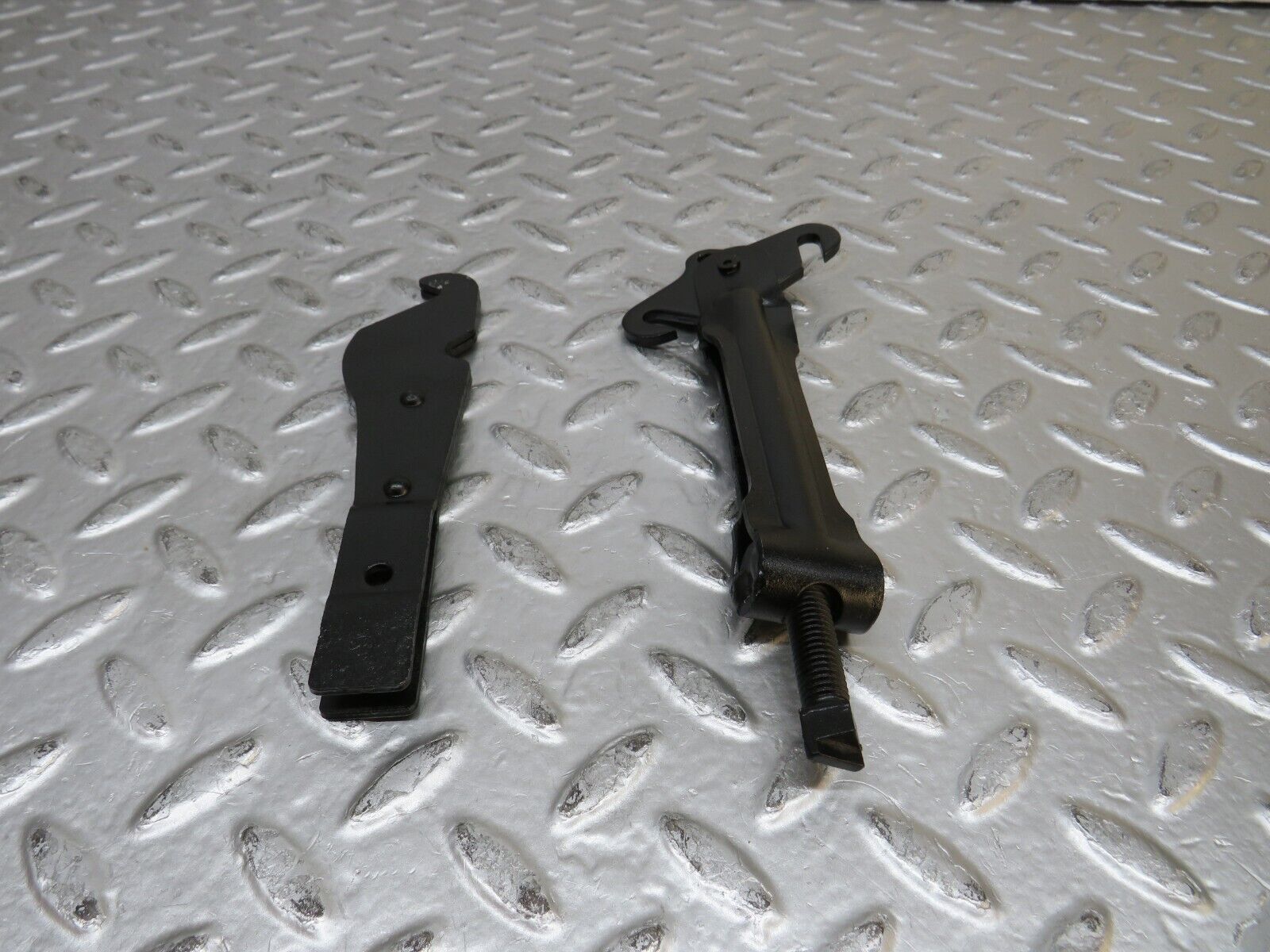 29753 Mercedes-Benz W123 230E Handbrake Adjusting Handbrake Regulator