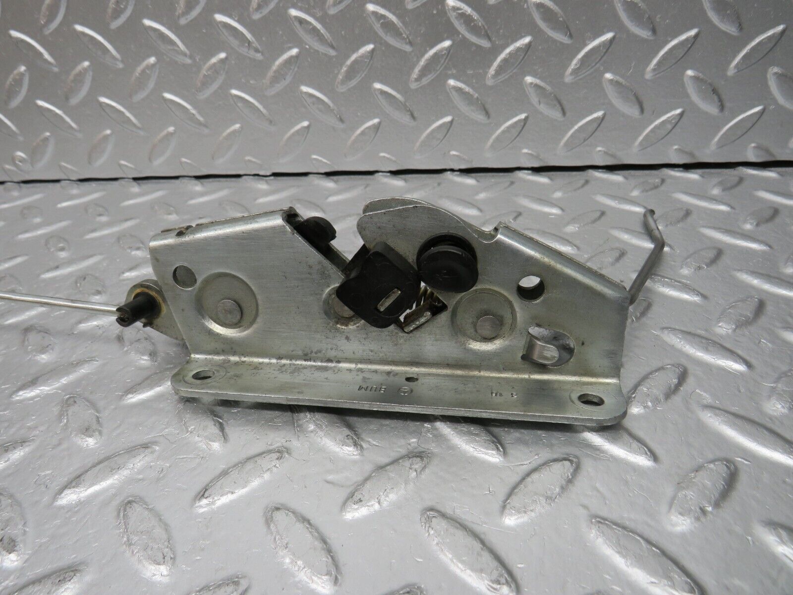 31408 Mercedes-Benz S124 220TE Wagon Rear Right Seat Bench Locking Mechanism