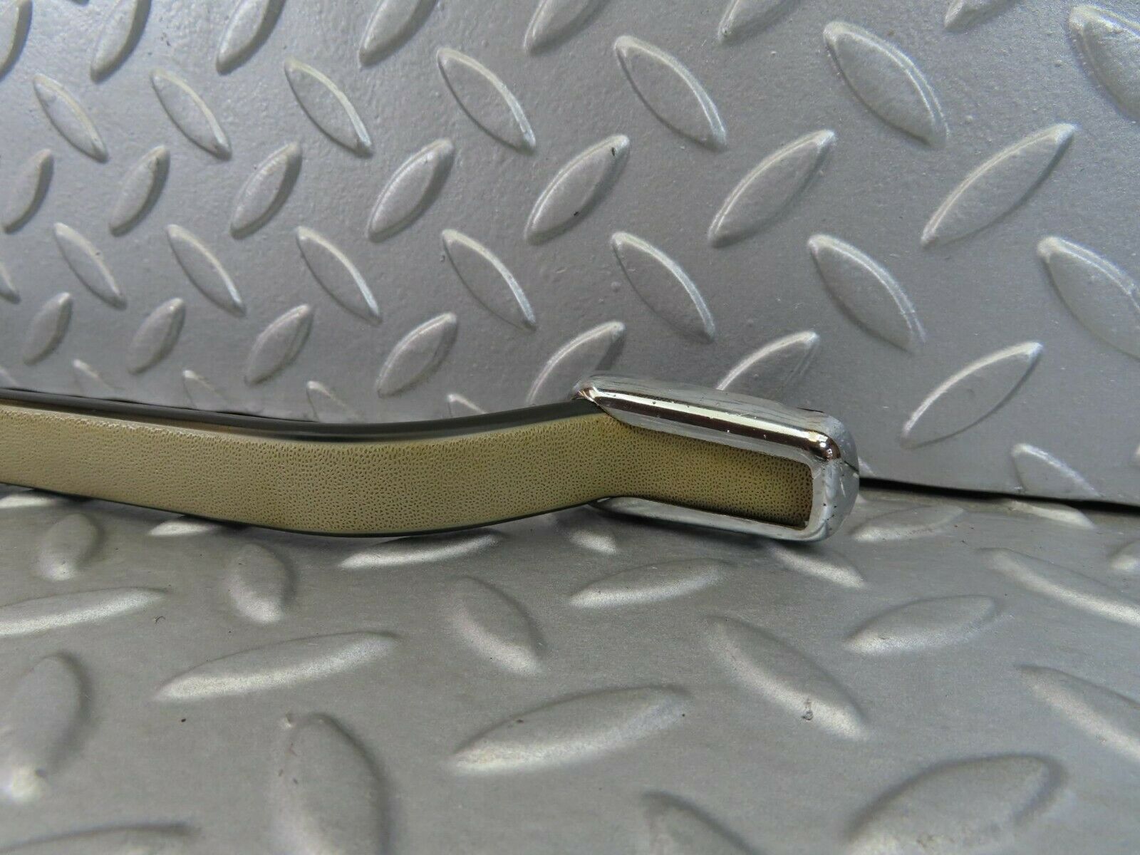 7304 Mercedes-Benz W116 450SE Interior Roof Grab Handle Front