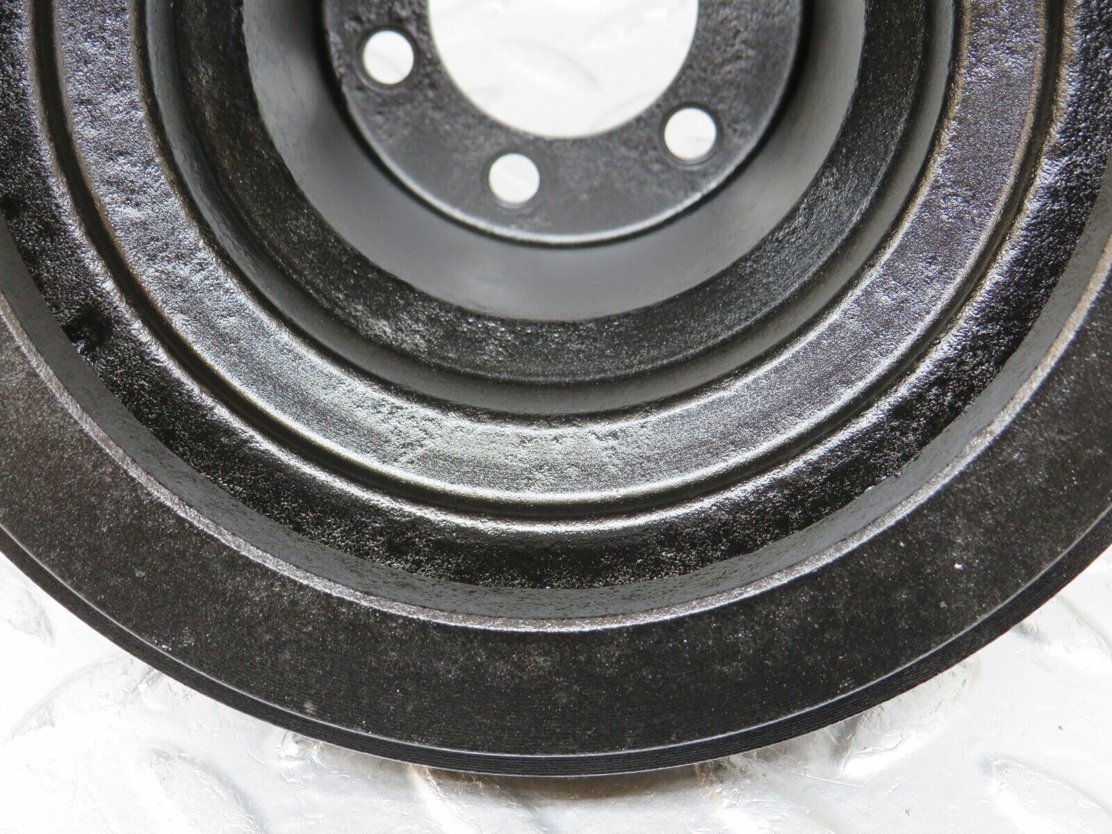 34597 Mercedes-Benz C126 380SEC Coupe Crankshaft Pulley