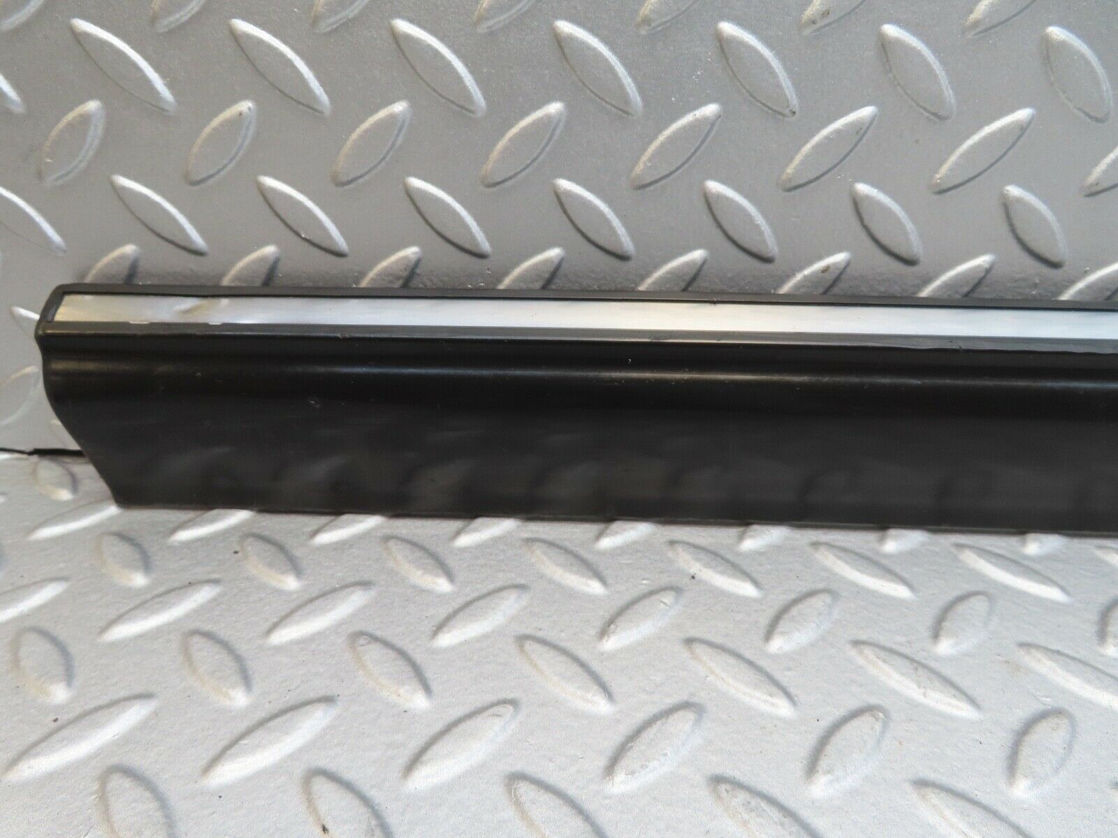 16860 Mercedes-Benz C123 280CE Coupe Right Door Lower Moulding Trim