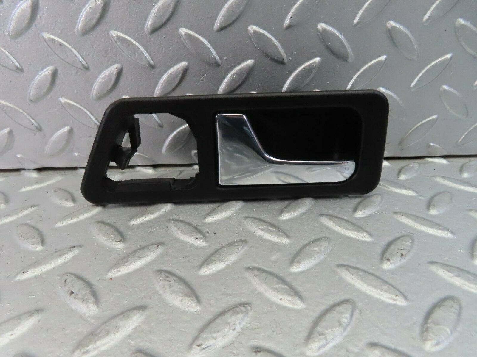 10378 Mercedes-Benz W201 190E Left Interior Door Handle 2017660164