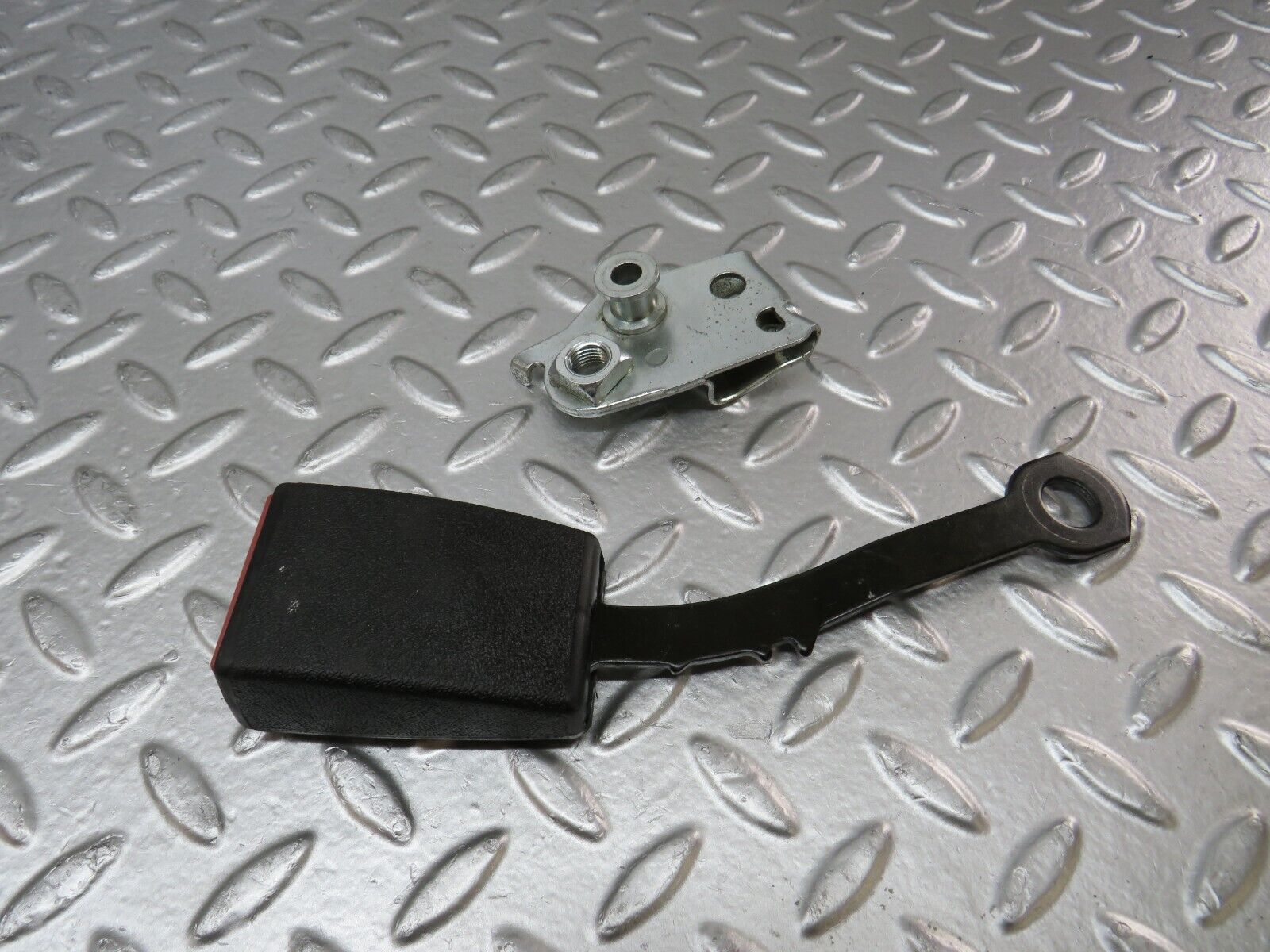 29604 Mercedes-Benz W124 230E Front Right Seat Belt With Buckle 2018607285