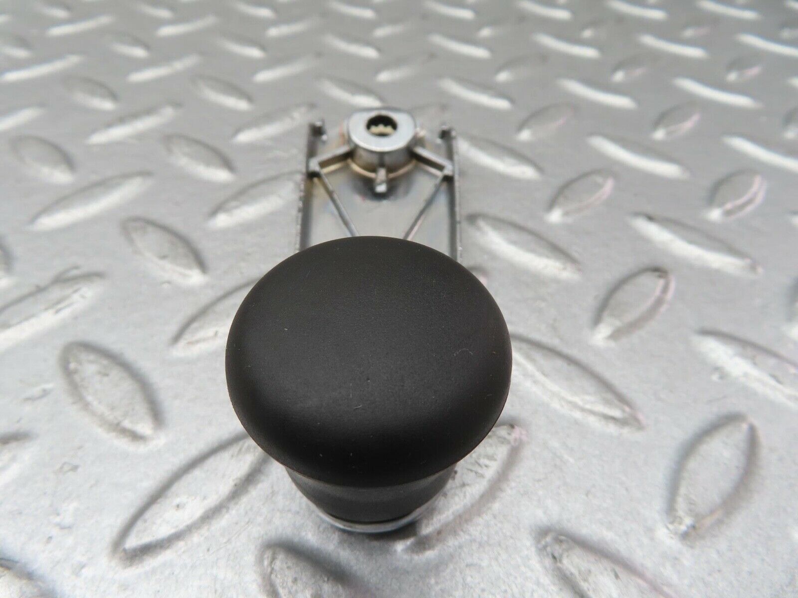 13550 Mercedes-Benz W123 200 Window Lifter Crank Handle