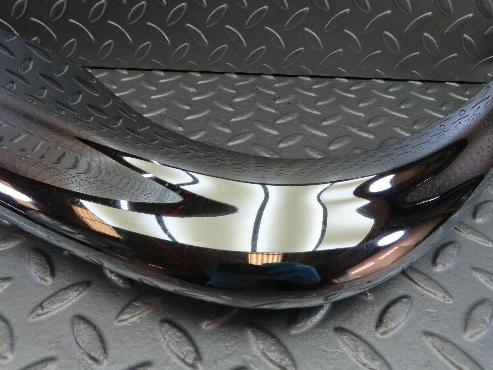 10618 Mercedes-Benz W108 Front Left Upper Bumper Corner