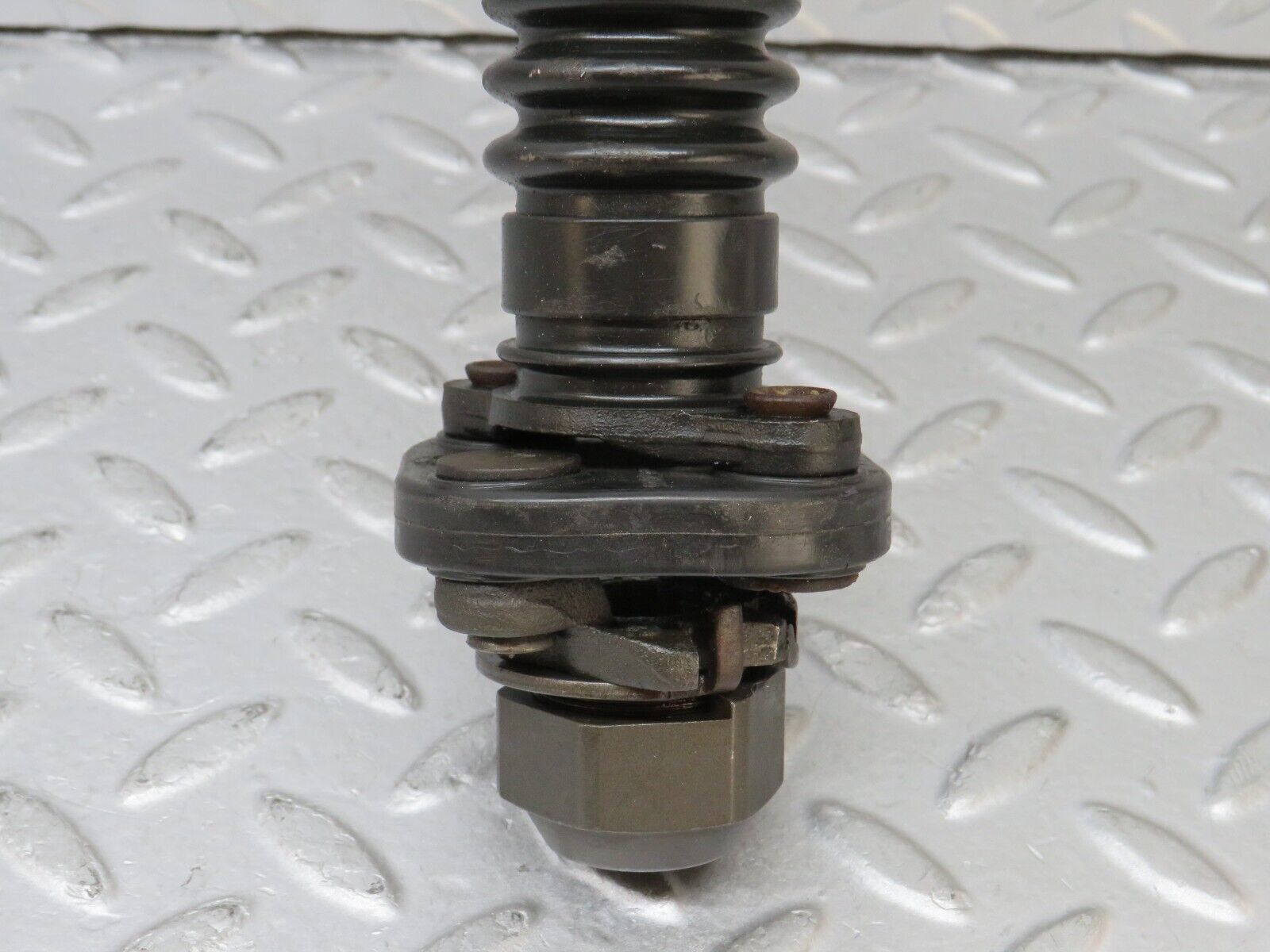 36368 Mercedes-Benz W126 420SE Steering Column Lower Shaft 1264620146