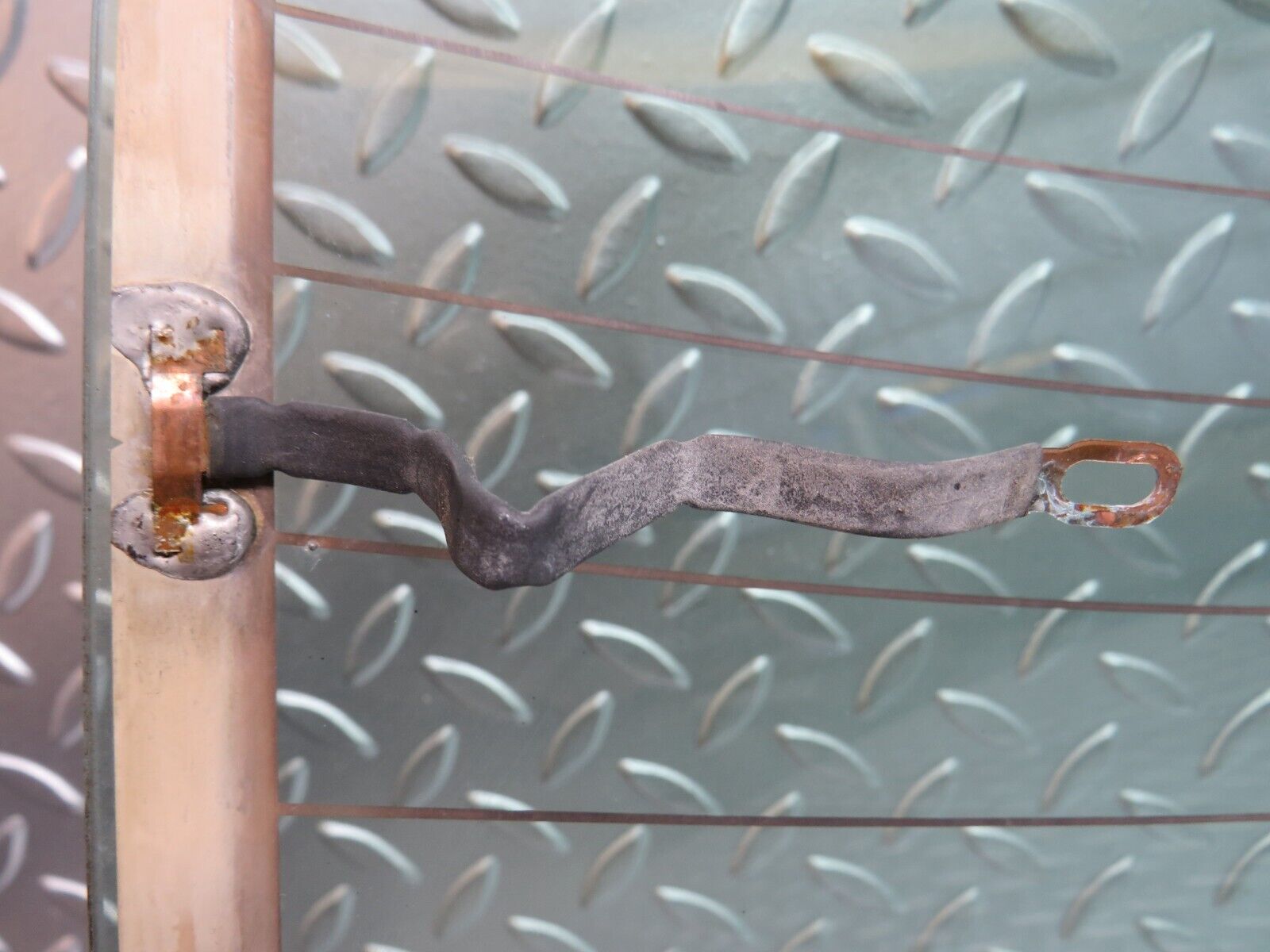 28593 Mercedes-Benz W123 230E Rear Heated Windscreen Glass