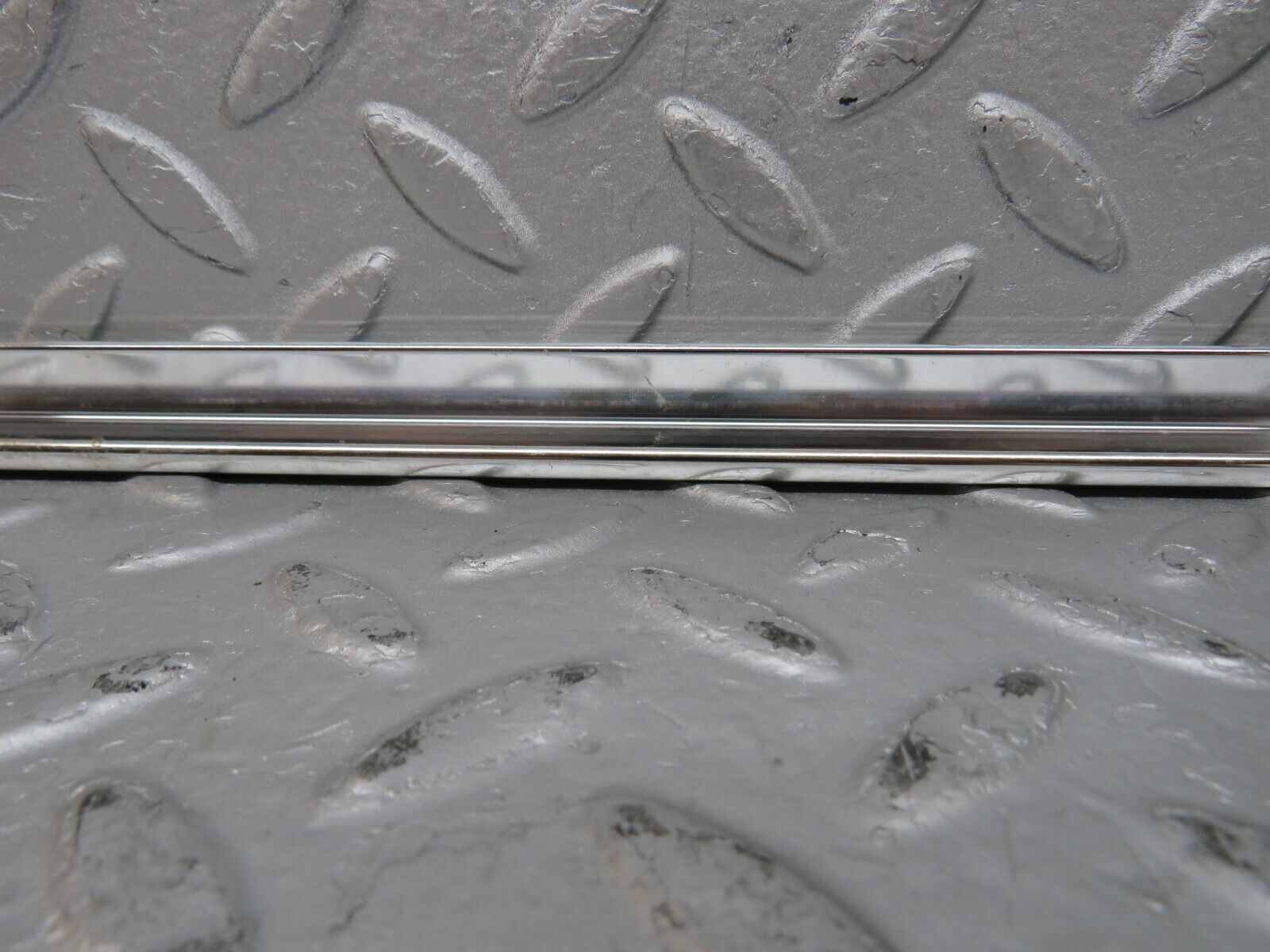 36954 Mercedes-Benz C126 420SEC Coupe Rear Right Interior Window Chrome