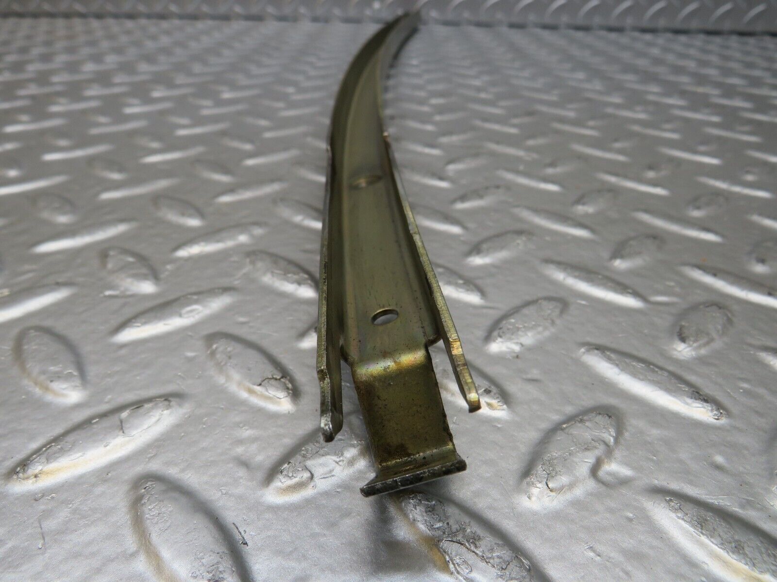 26128 Mercedes-Benz W116 450SE Front Right Window Channel